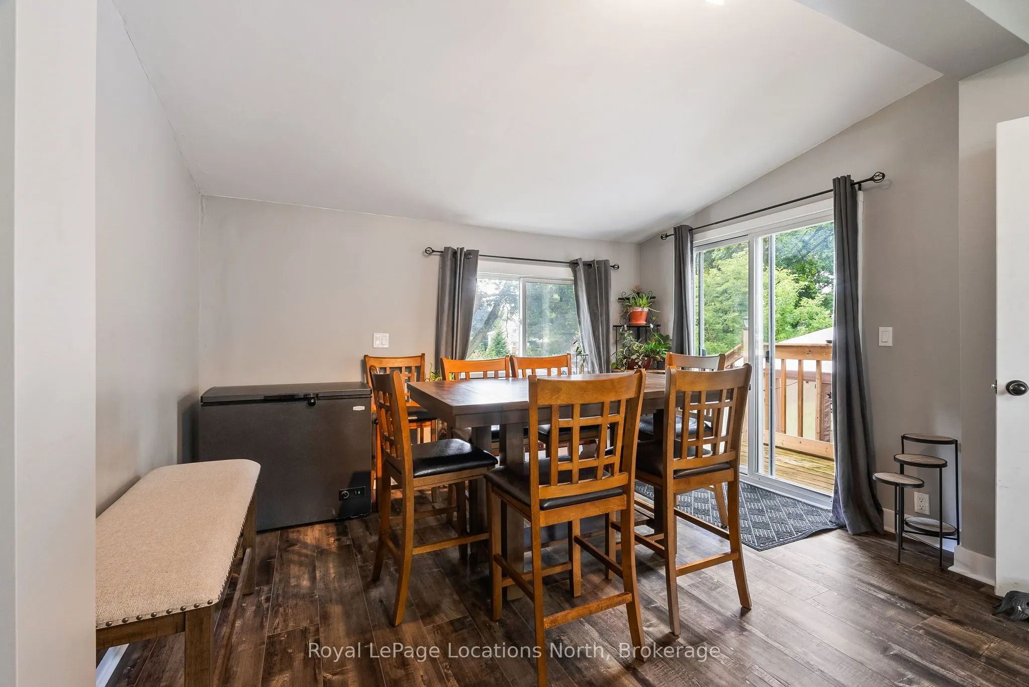 392082 Grey 109 Road