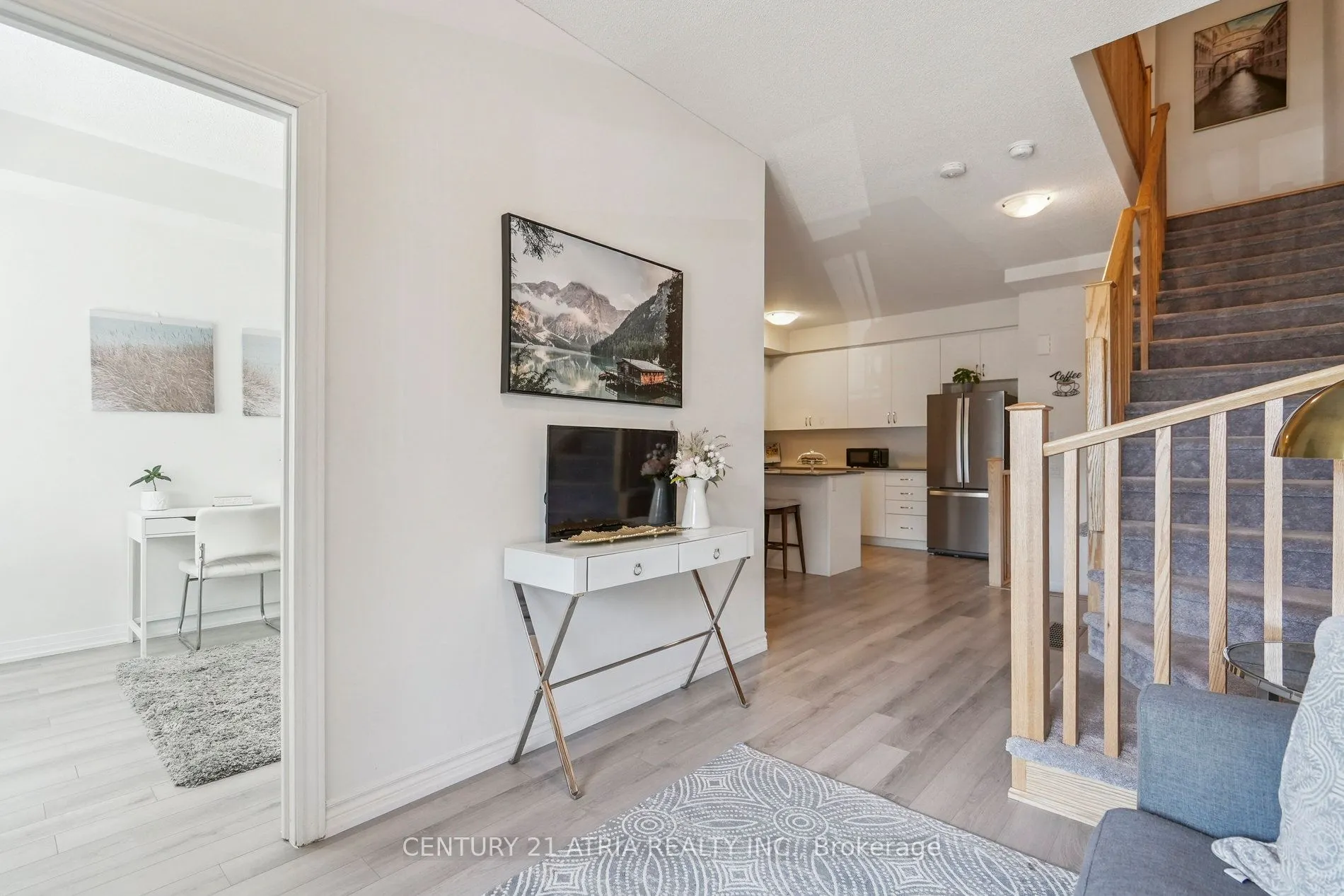 585 Colborne Street, #704
