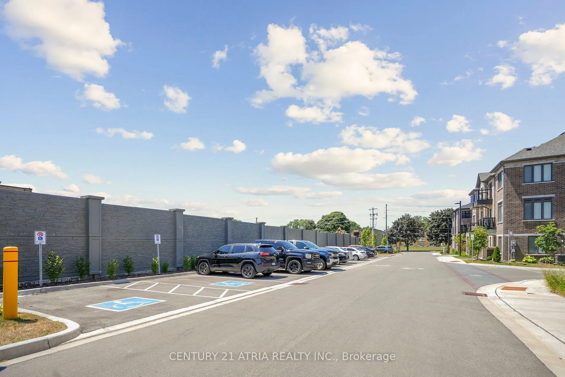 585 Colborne Street, #704