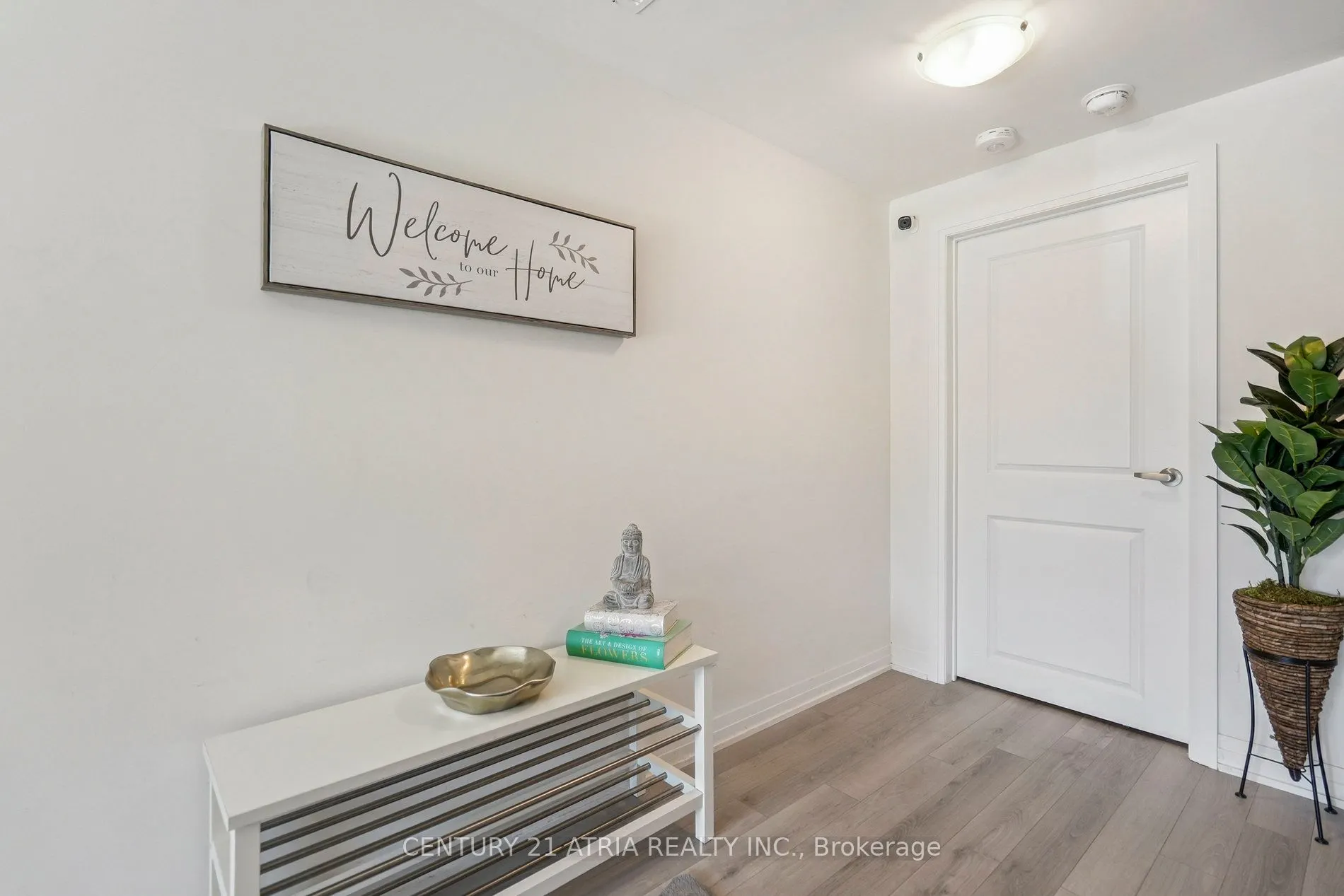 585 Colborne Street, #704