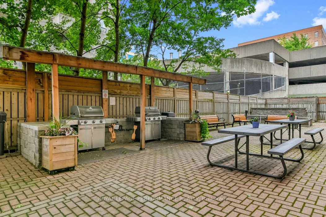429 Somerset Street W, #407