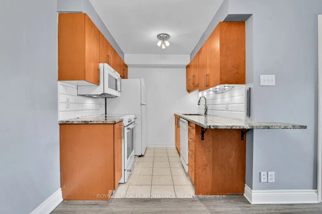 429 Somerset Street W, #407