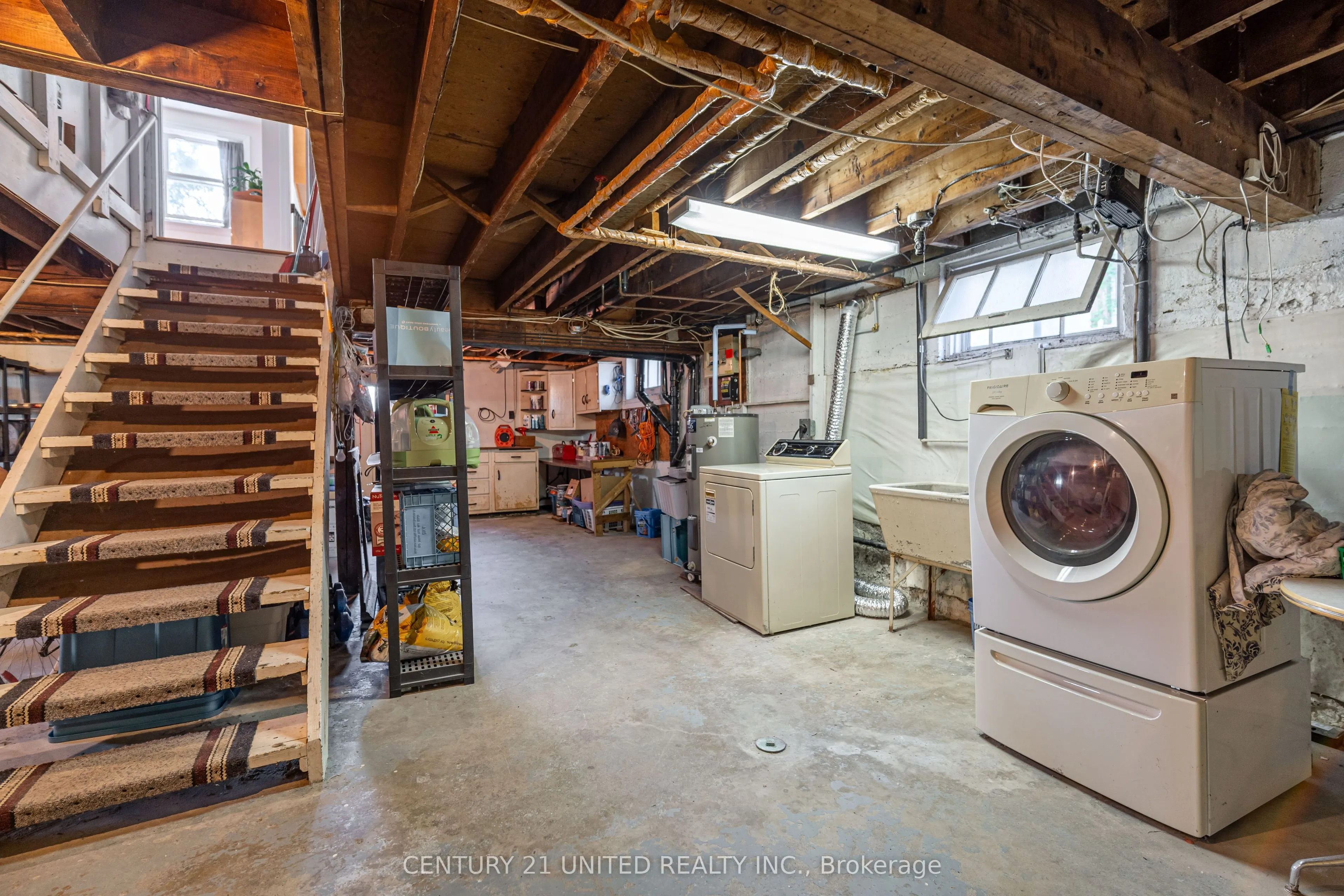 513 Parkhill Road W