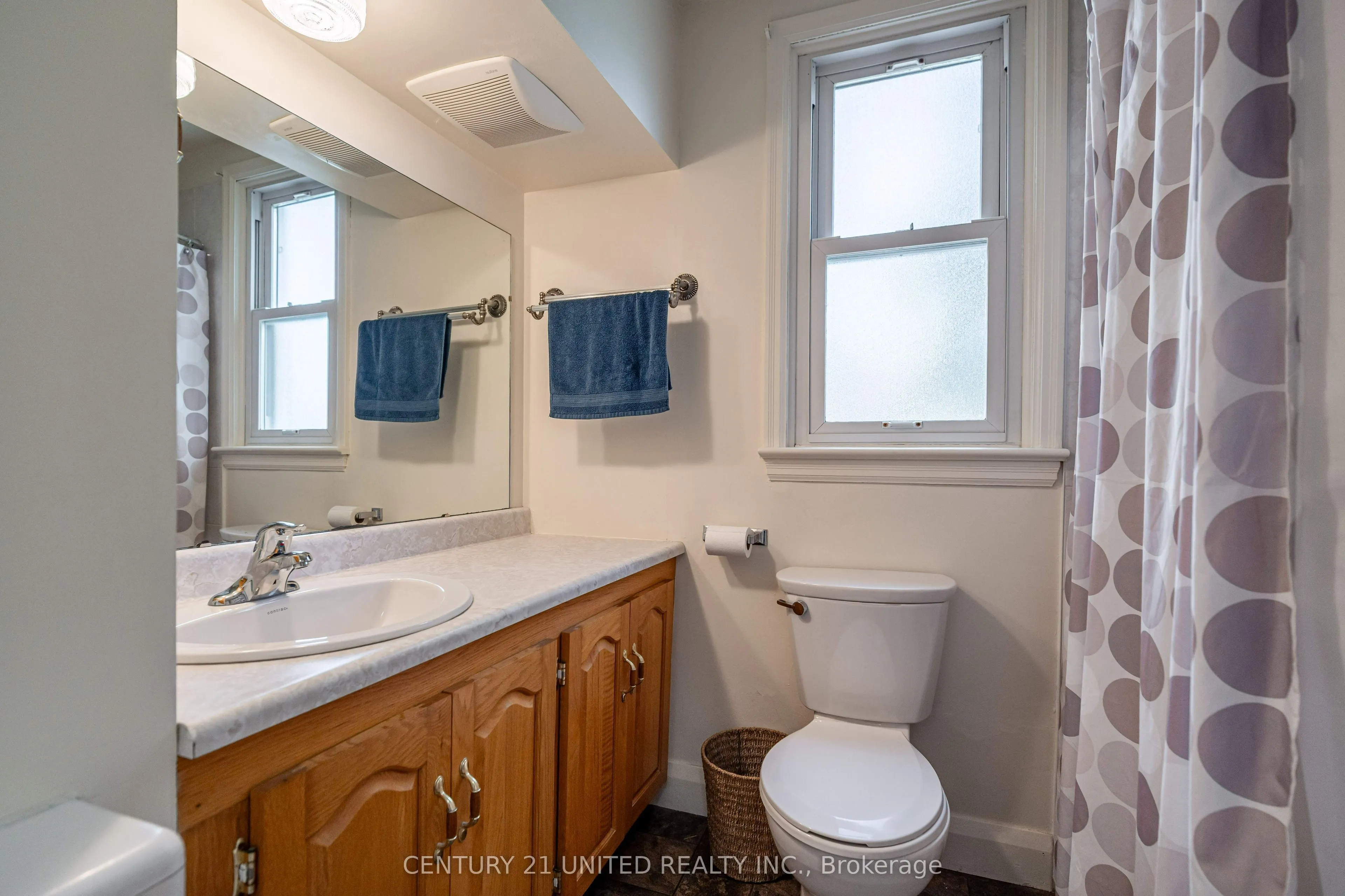 513 Parkhill Road W