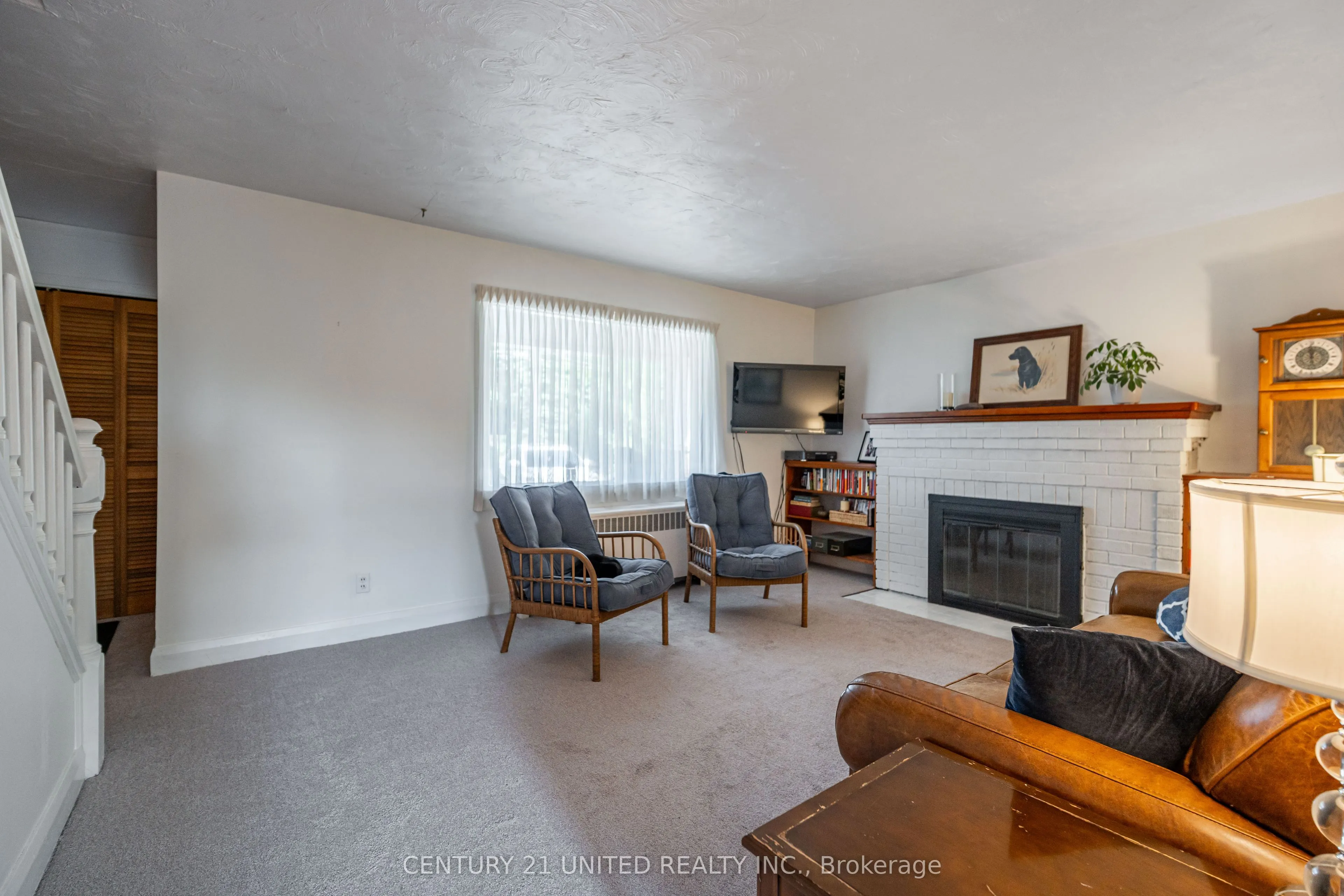 513 Parkhill Road W