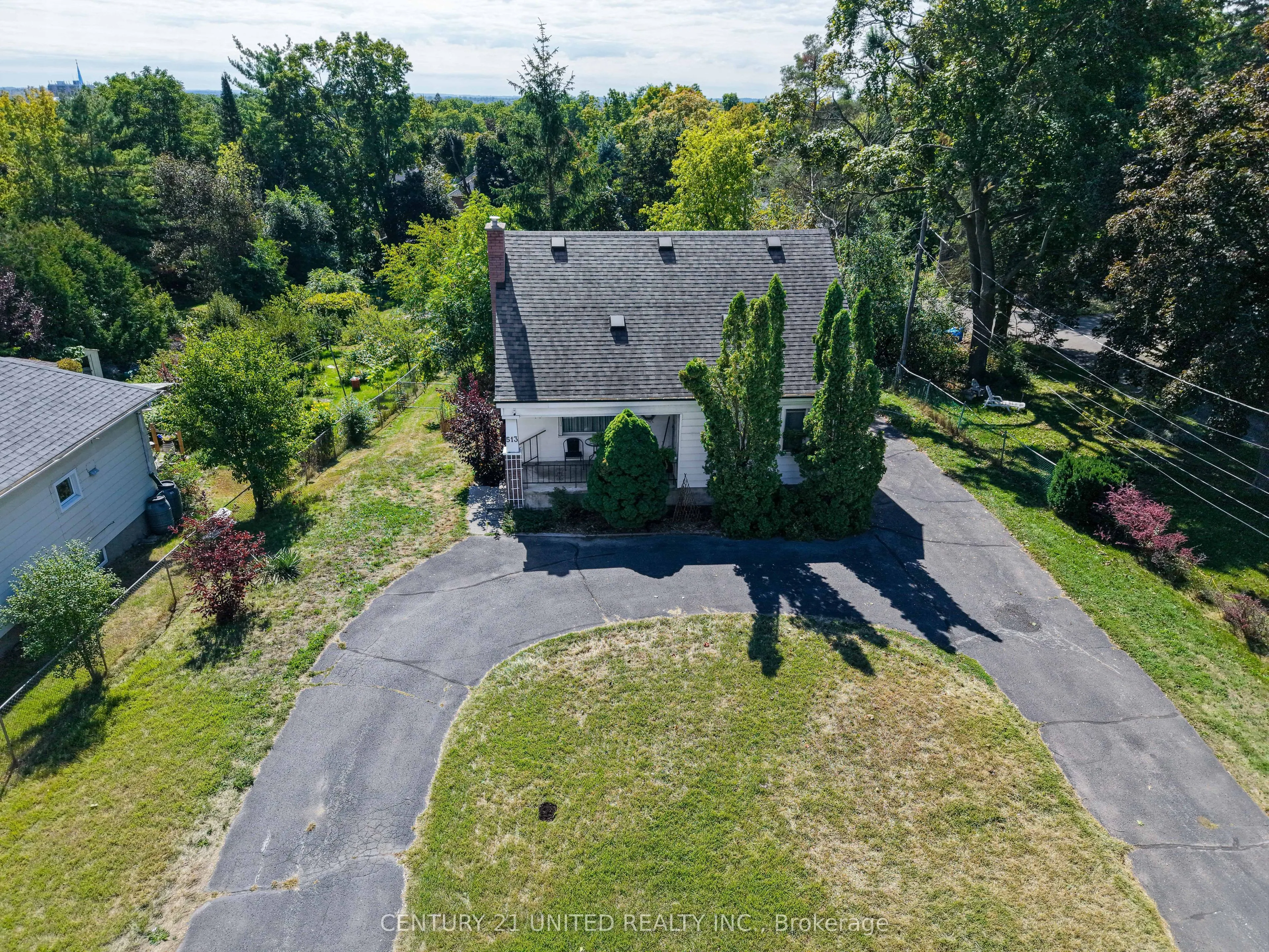 513 Parkhill Road W