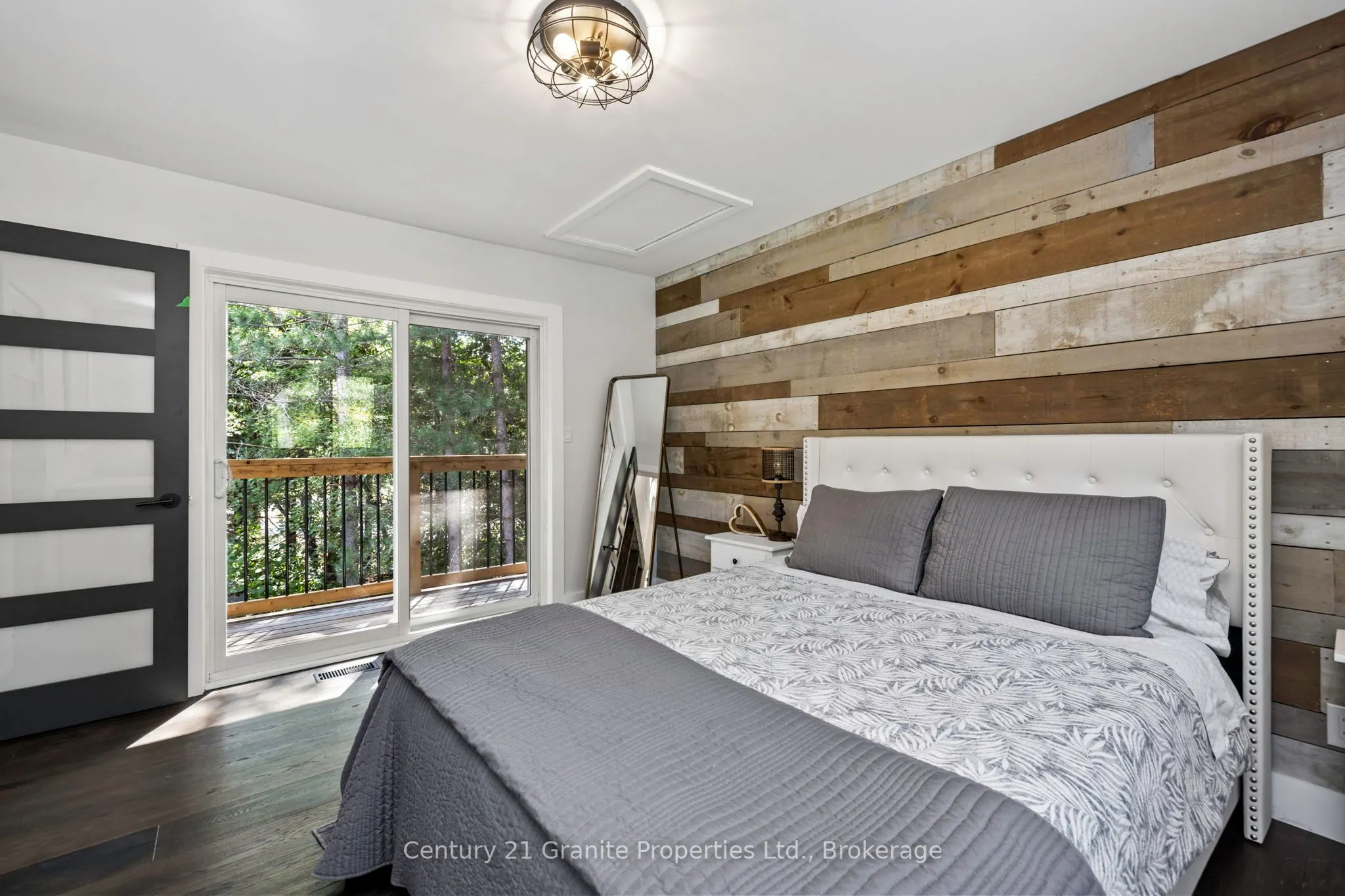 8 Bartlett Drive