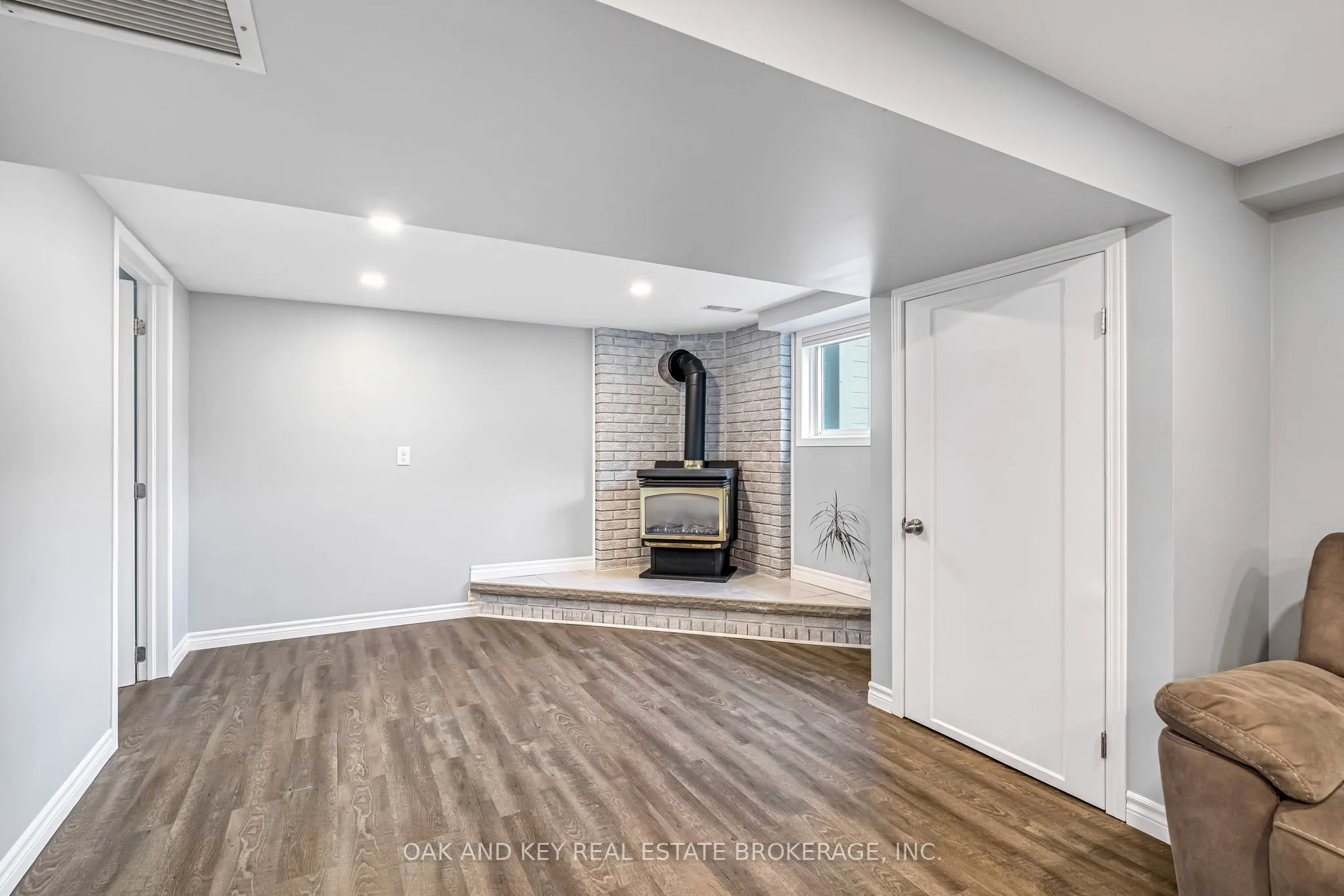 65 Southview Crescent