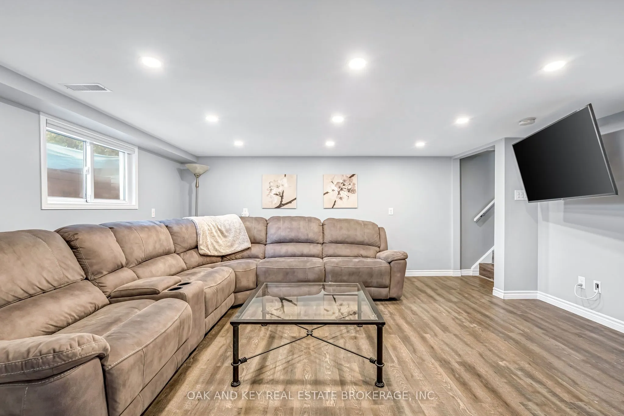 65 Southview Crescent