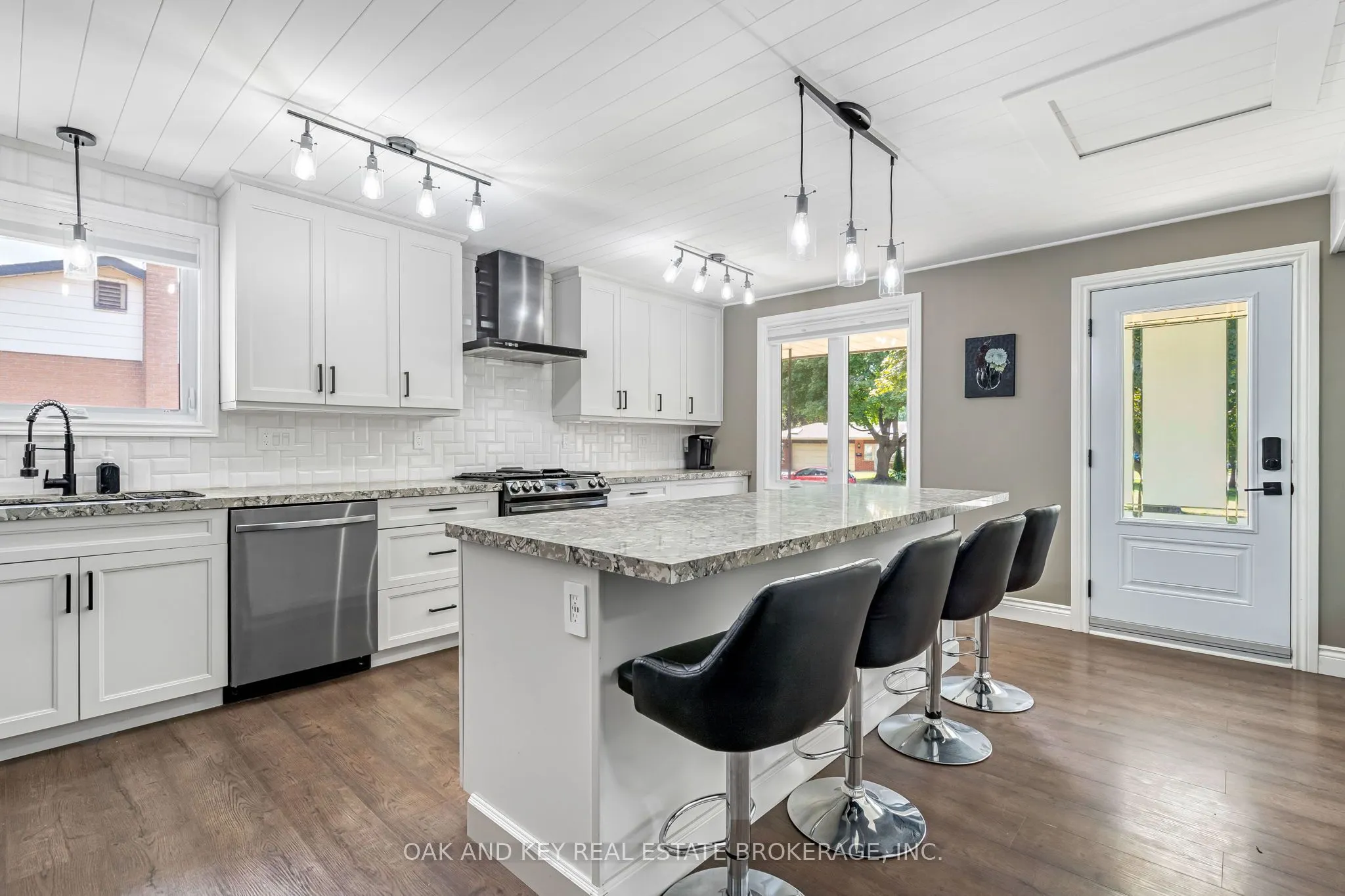65 Southview Crescent