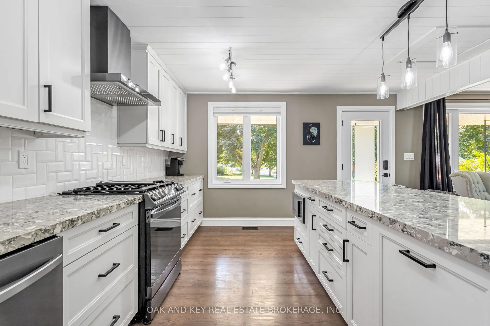 65 Southview Crescent