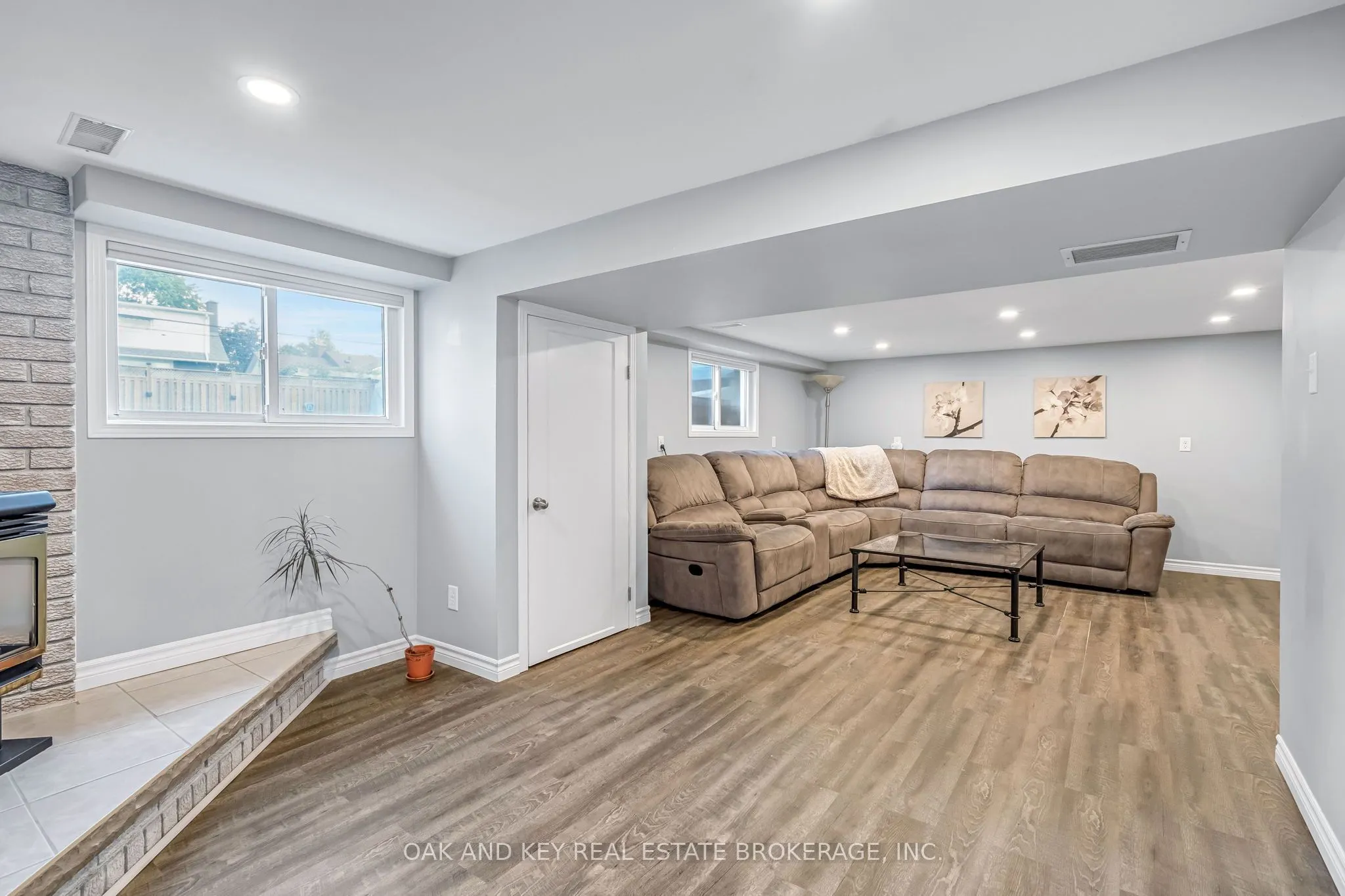 65 Southview Crescent