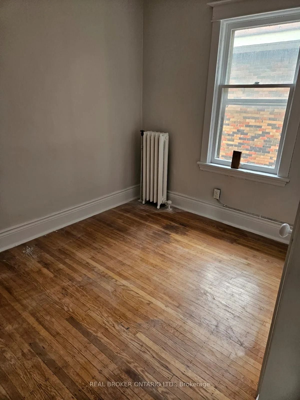 985 Main Street E, #6