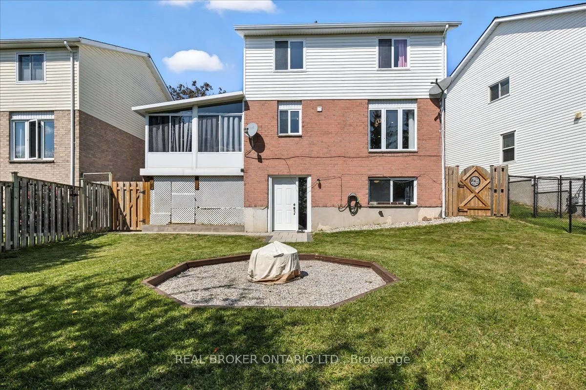 87 Dawn Crescent