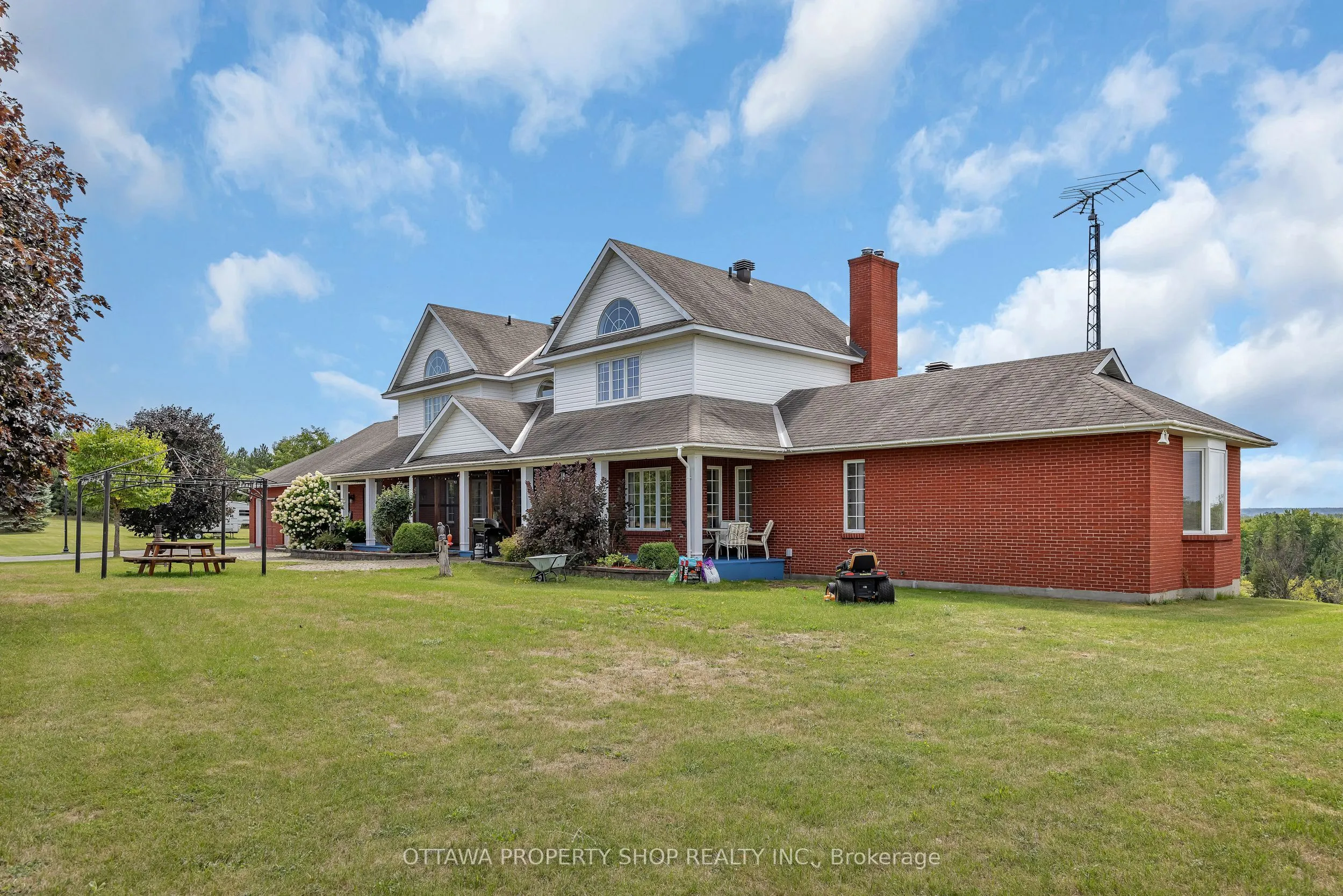 3057-3059 Greenland Road