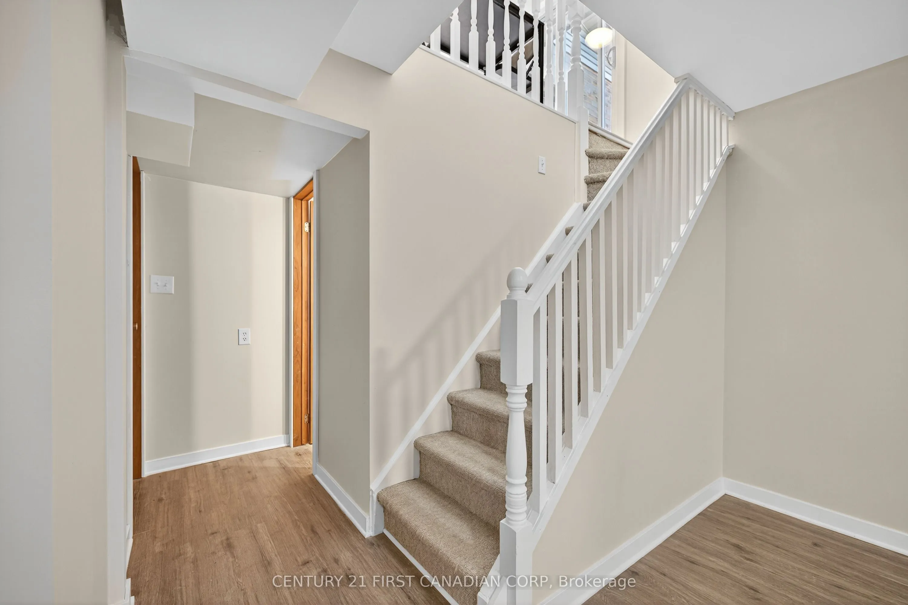 231 Portsmouth Crescent E