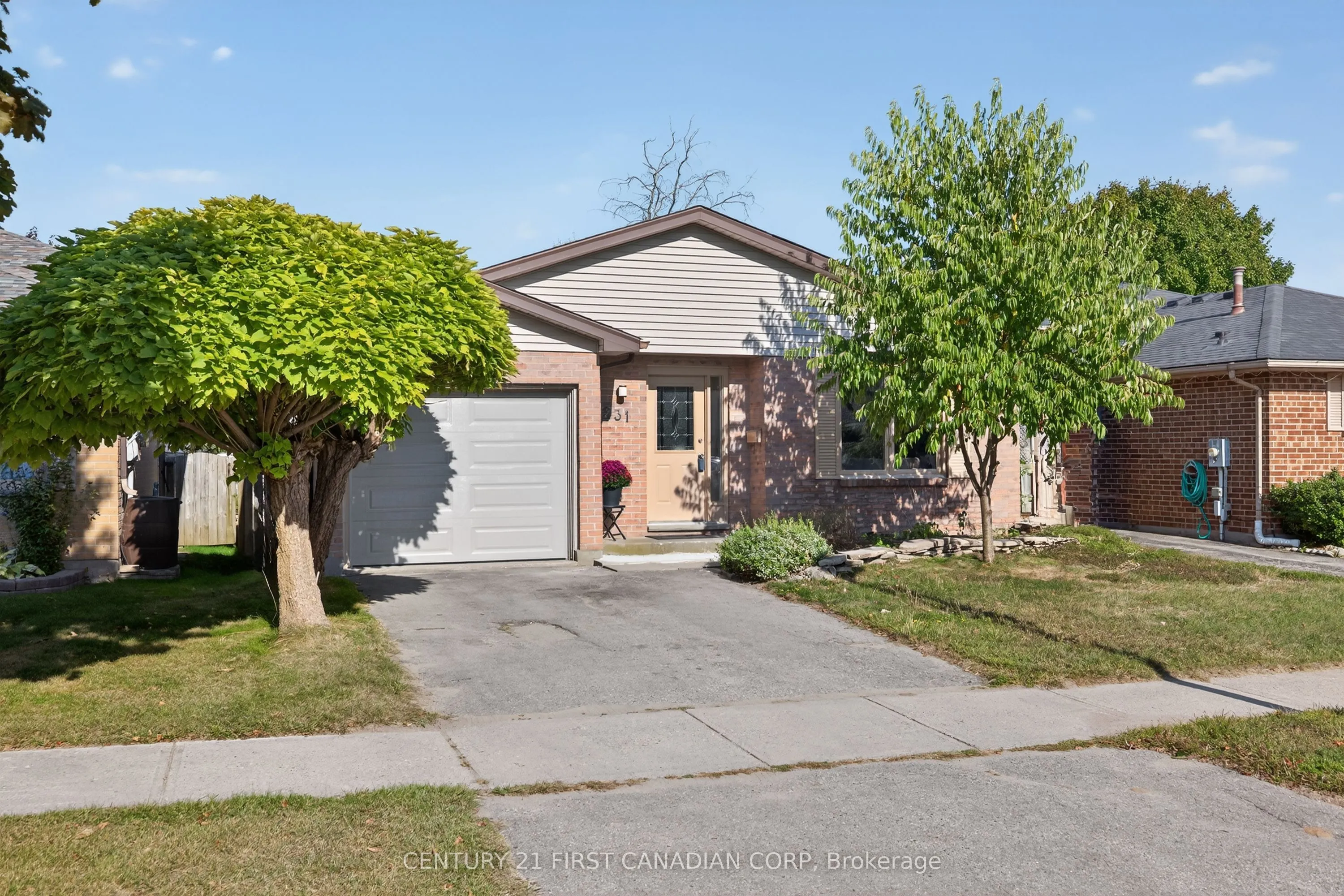 231 Portsmouth Crescent E