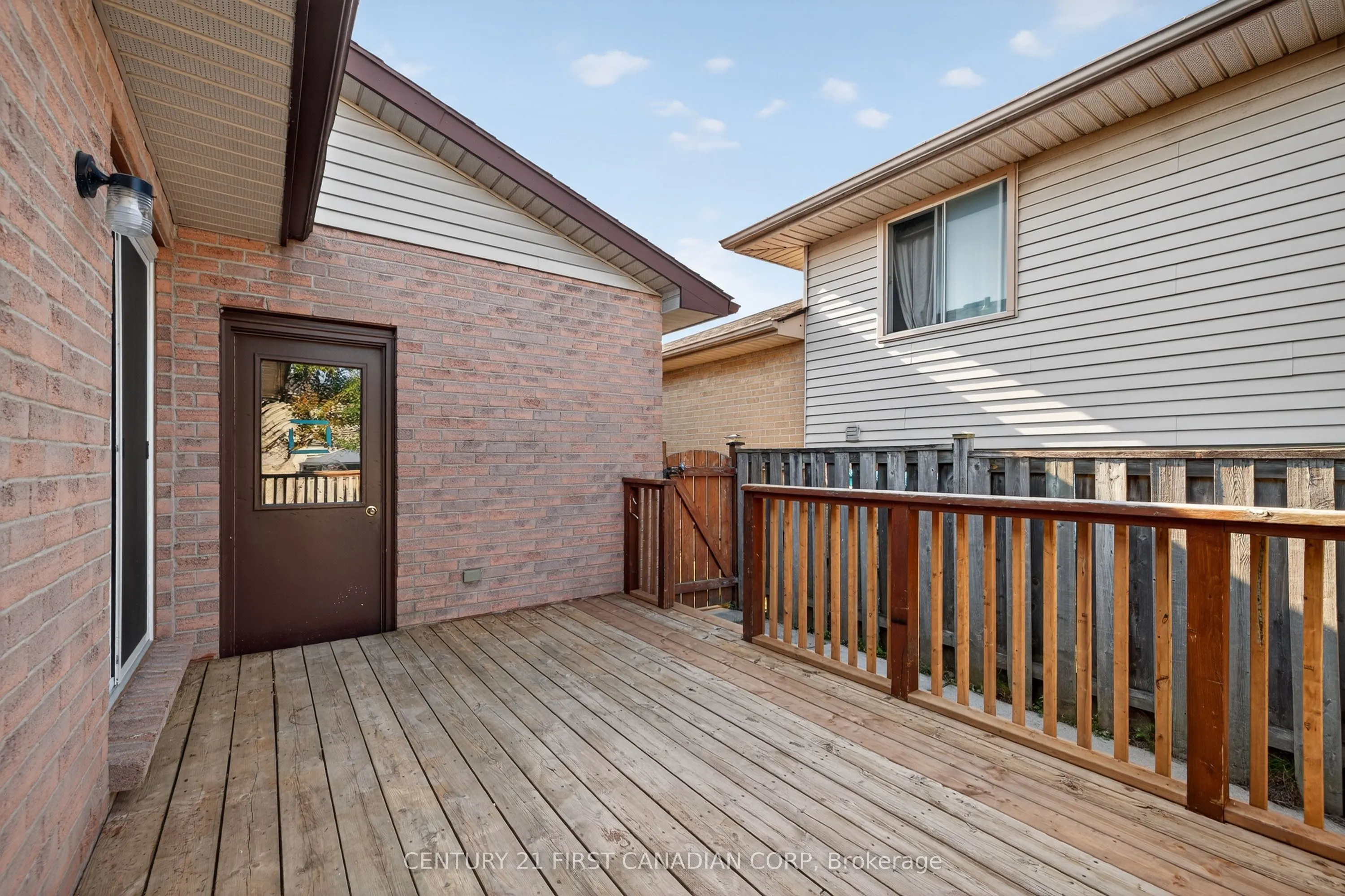 231 Portsmouth Crescent E