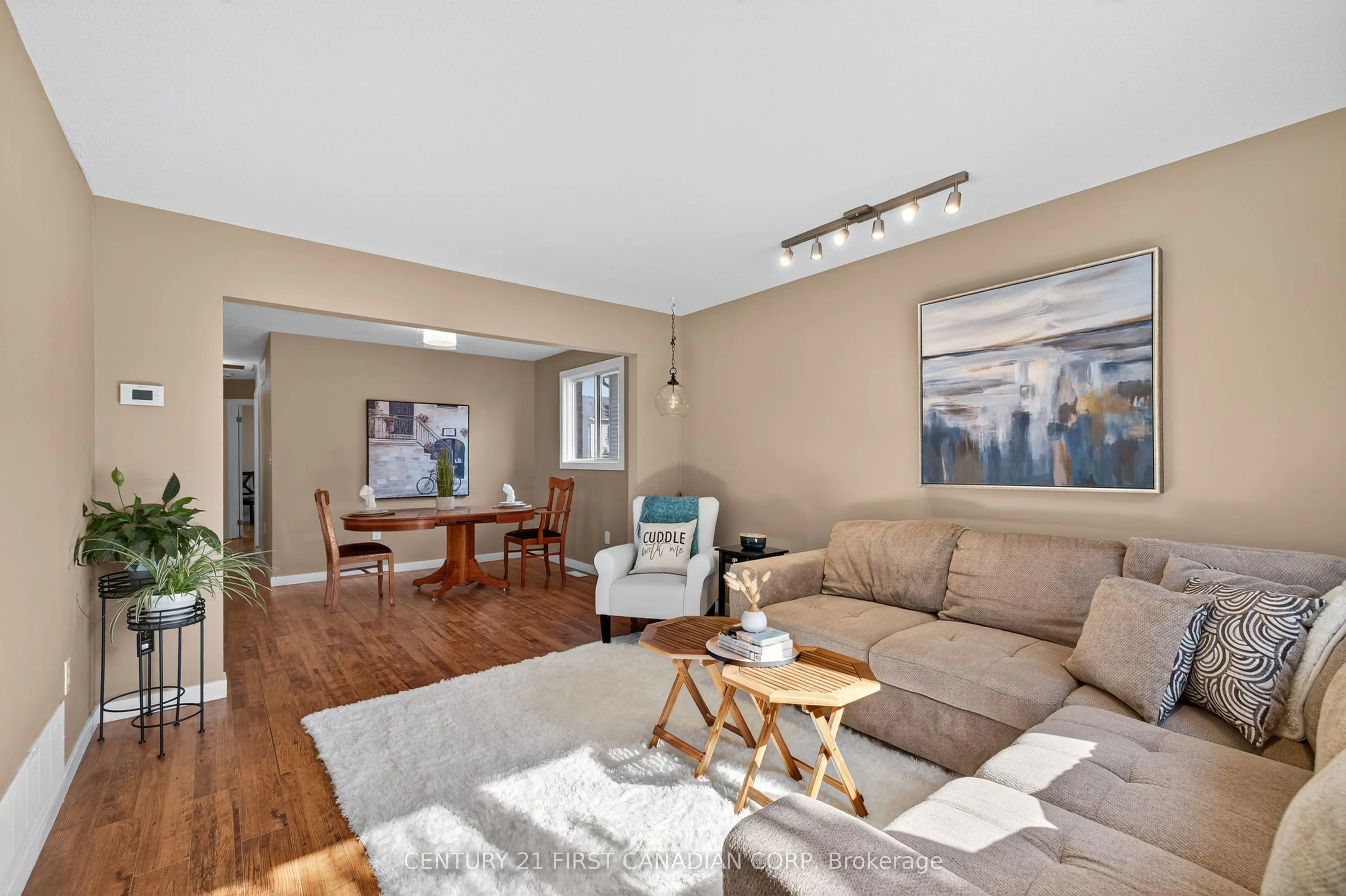 231 Portsmouth Crescent E