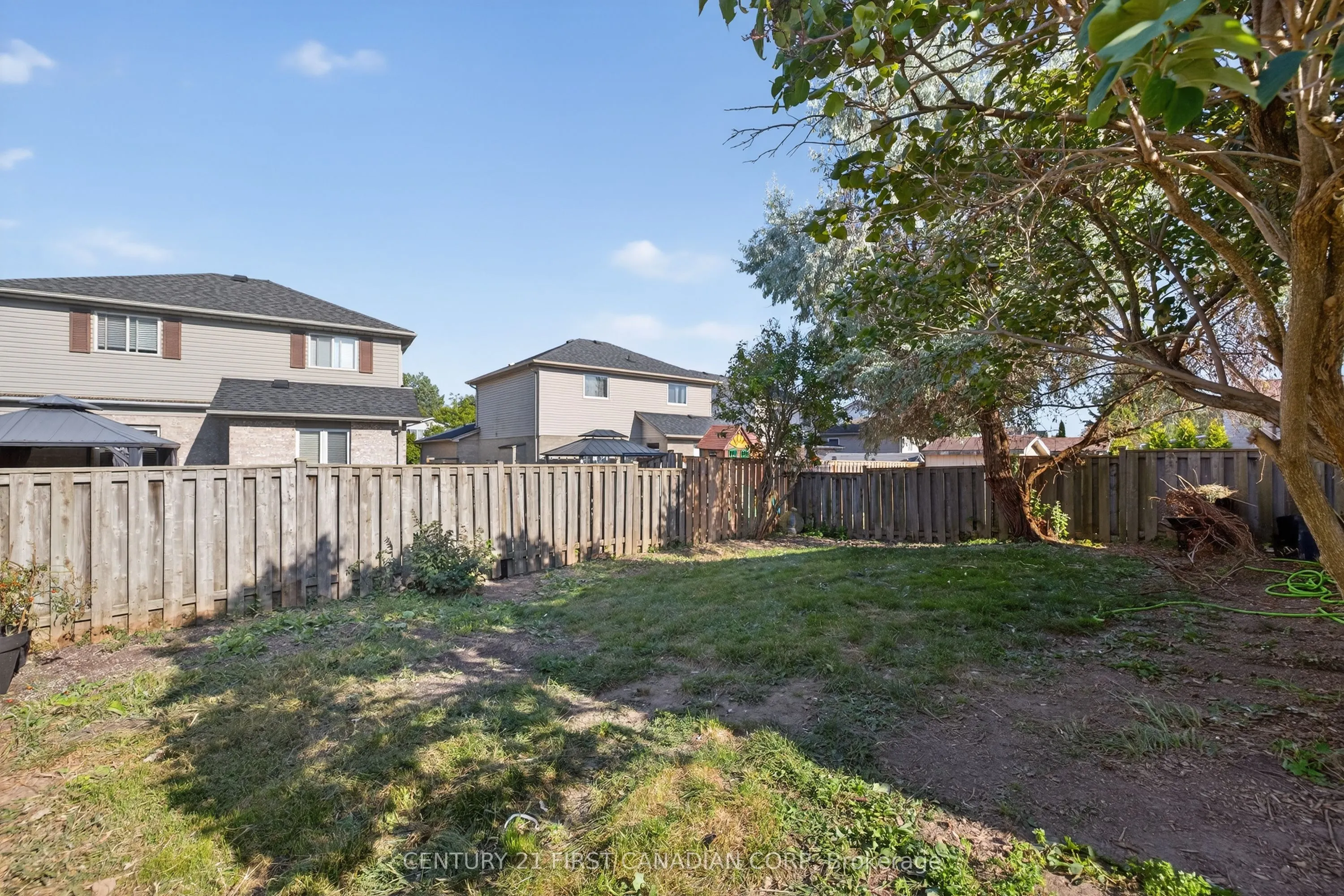 231 Portsmouth Crescent E