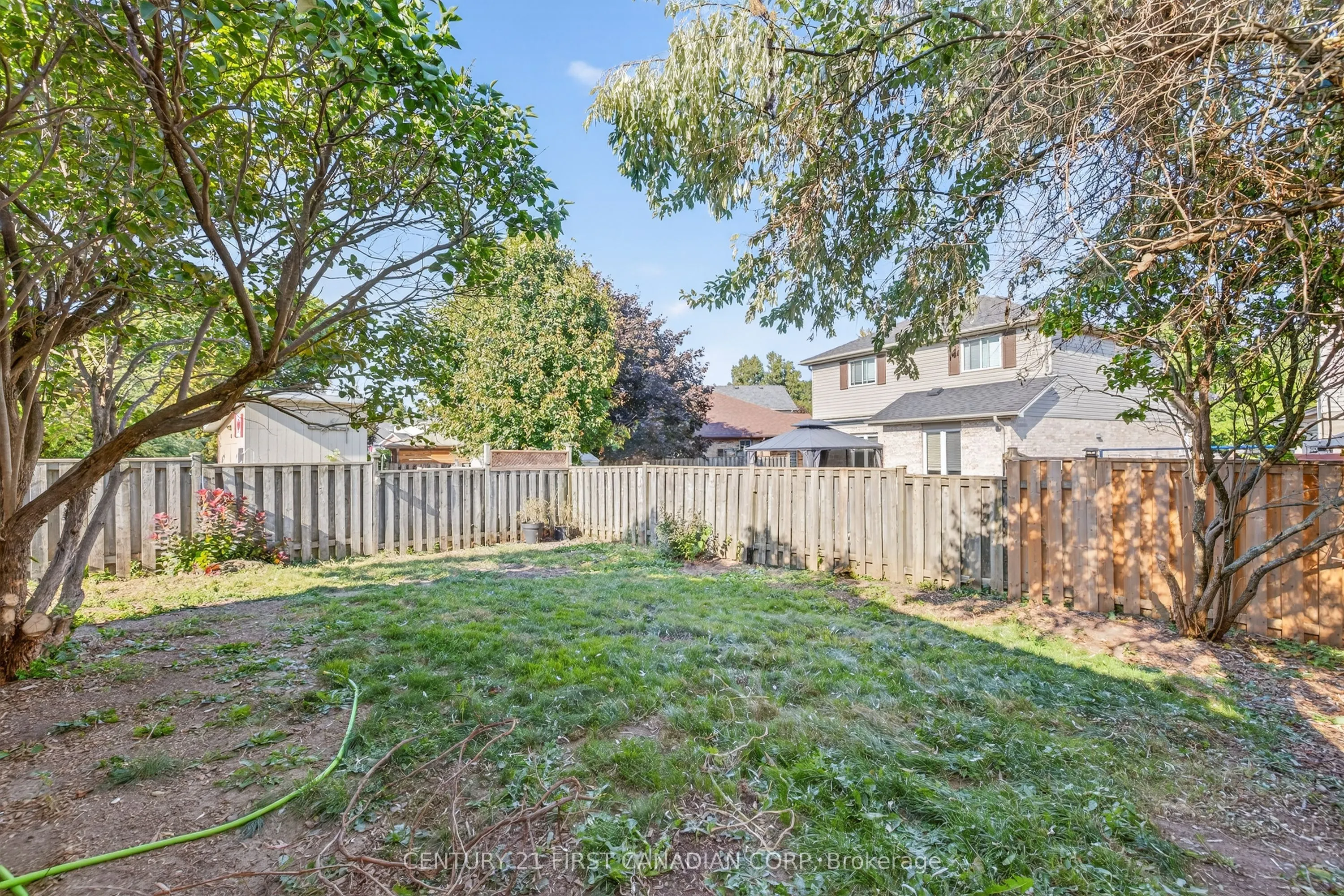 231 Portsmouth Crescent E