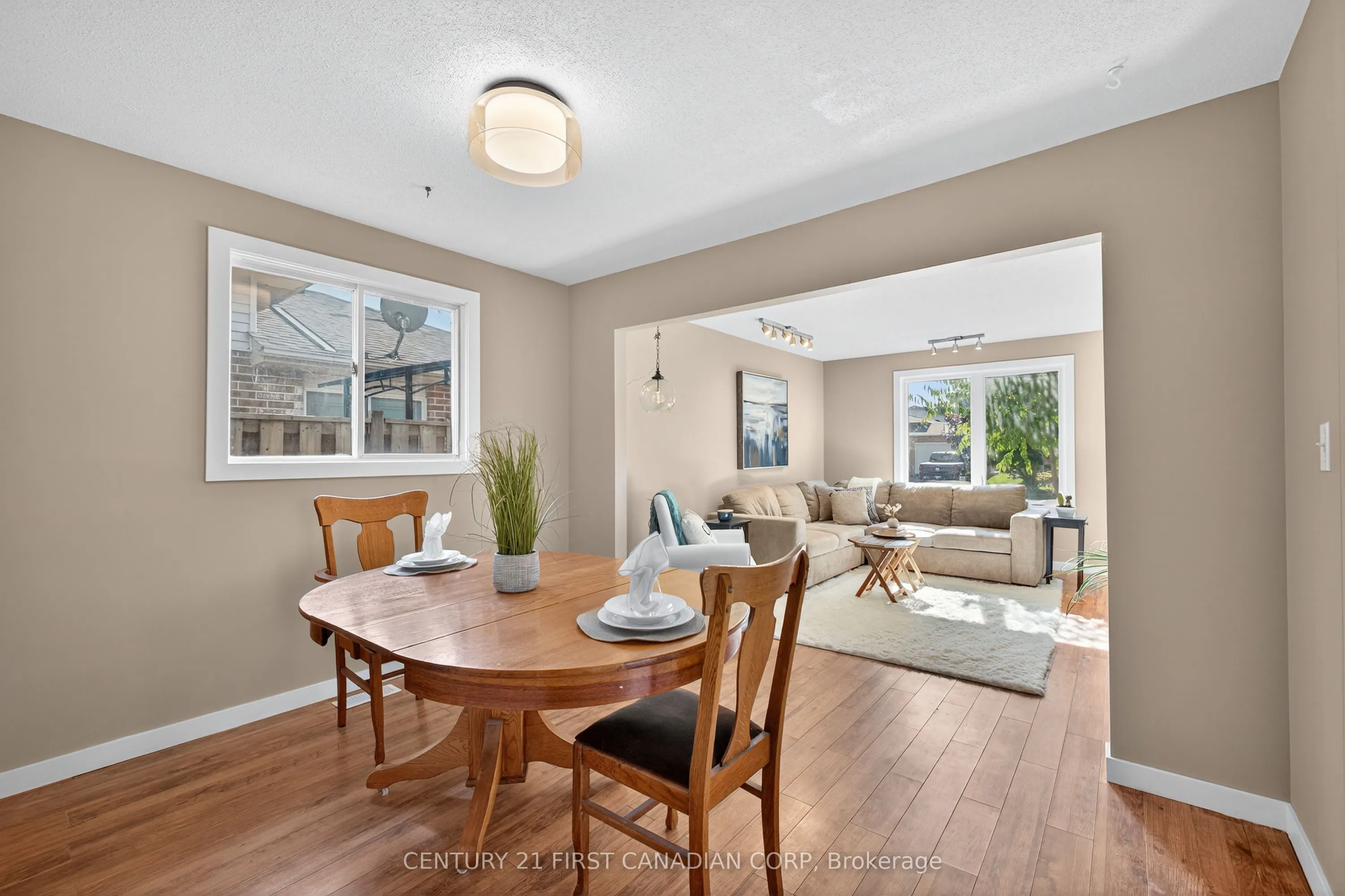 231 Portsmouth Crescent E