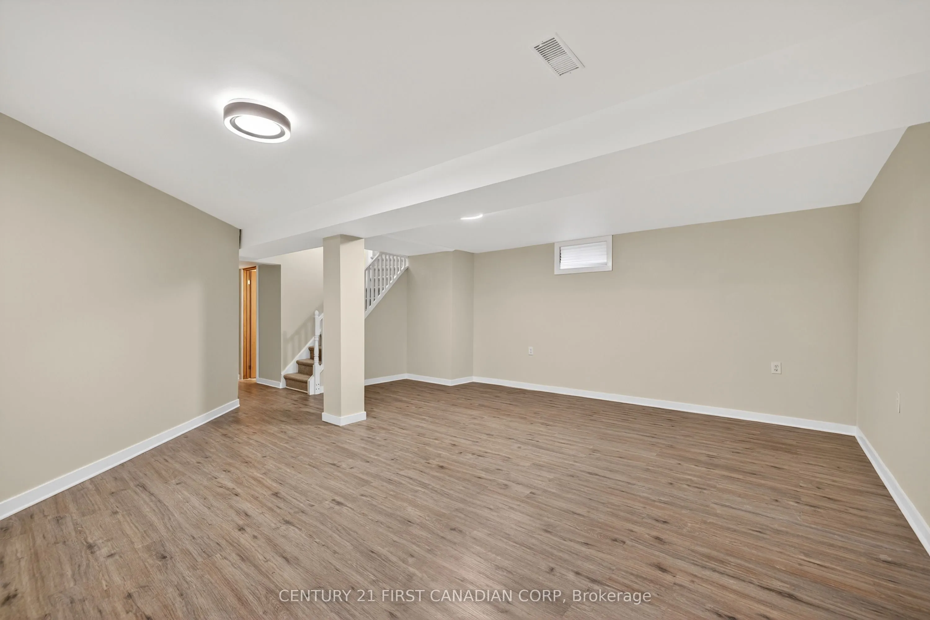 231 Portsmouth Crescent E