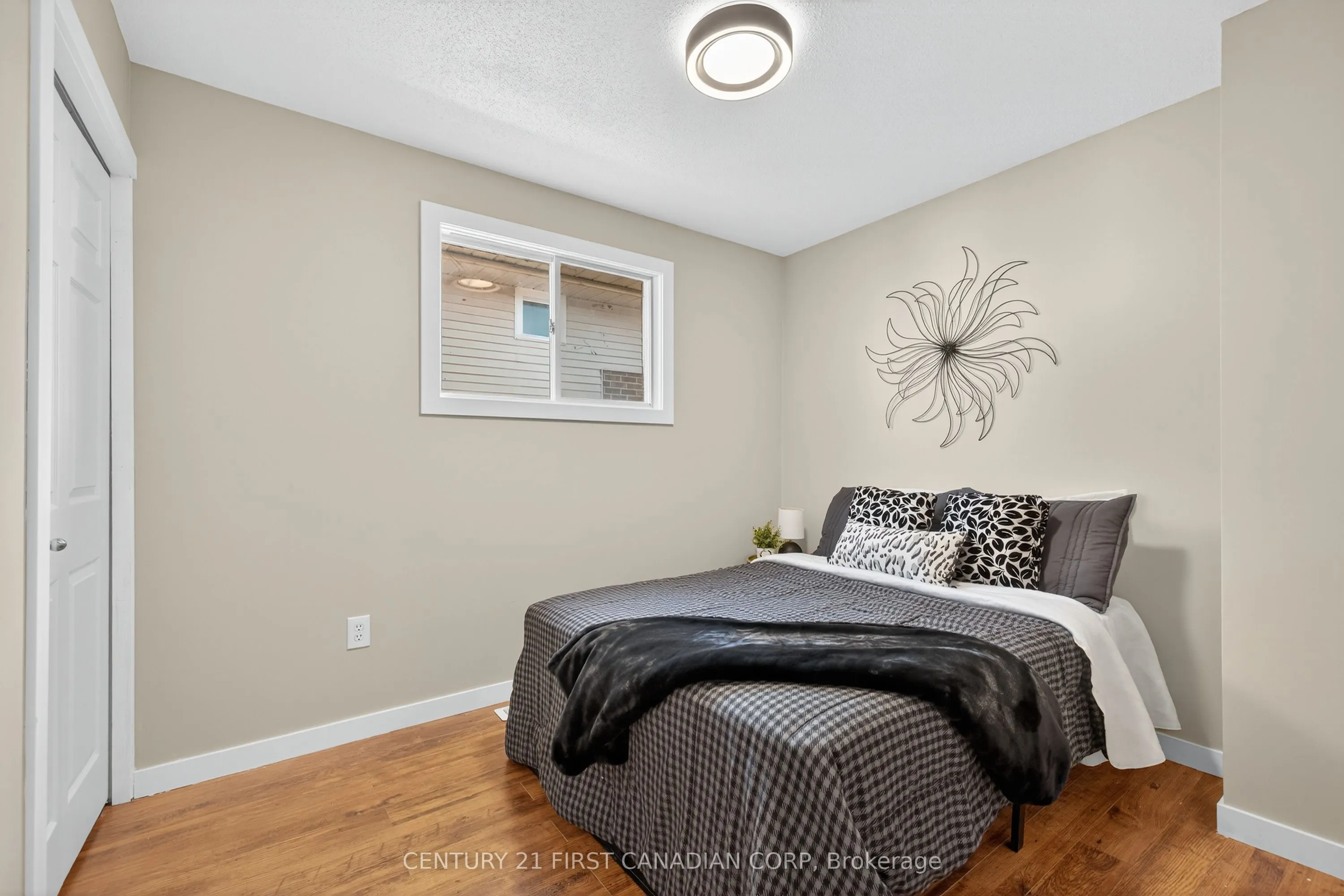 231 Portsmouth Crescent E