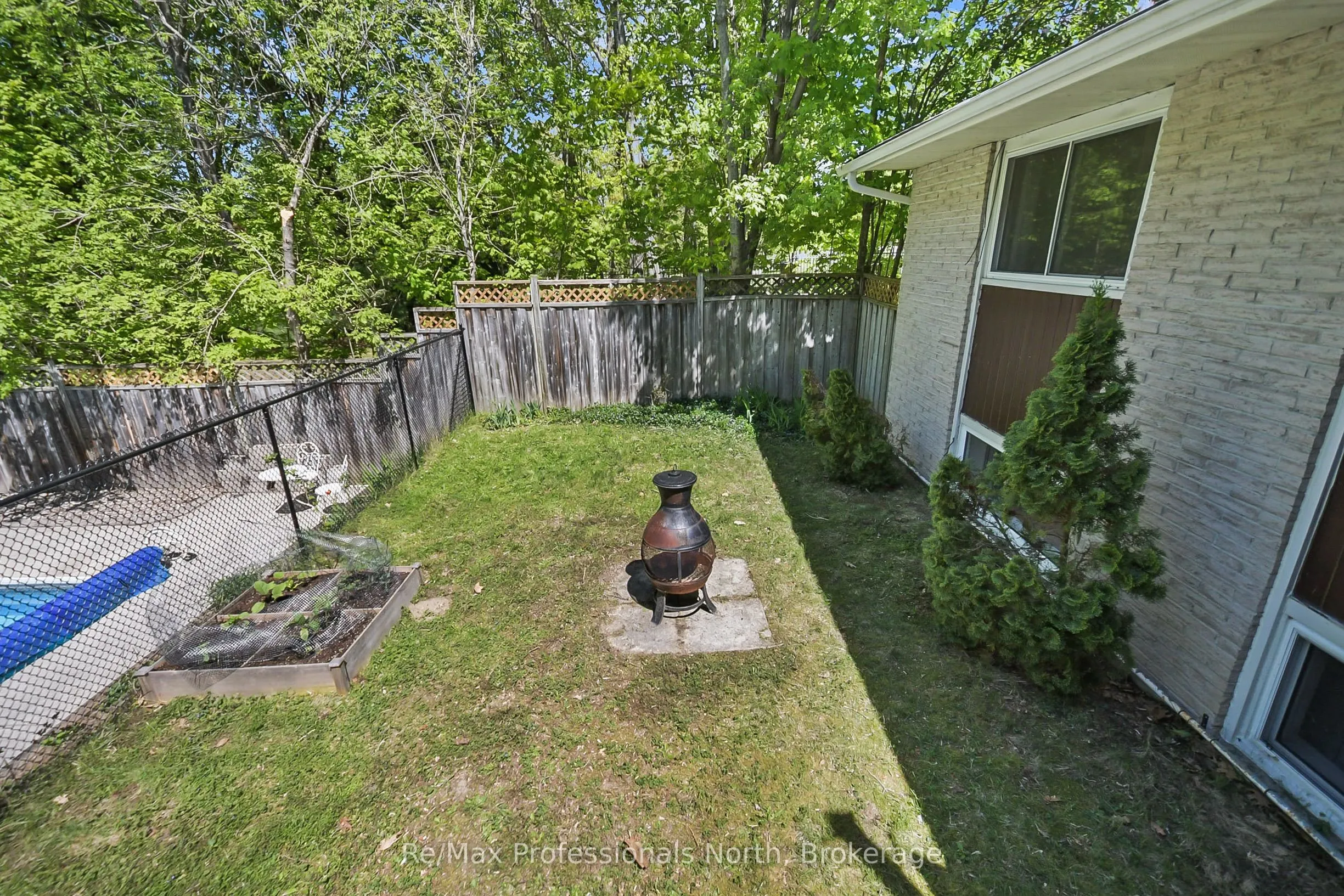 110 FRASER Street