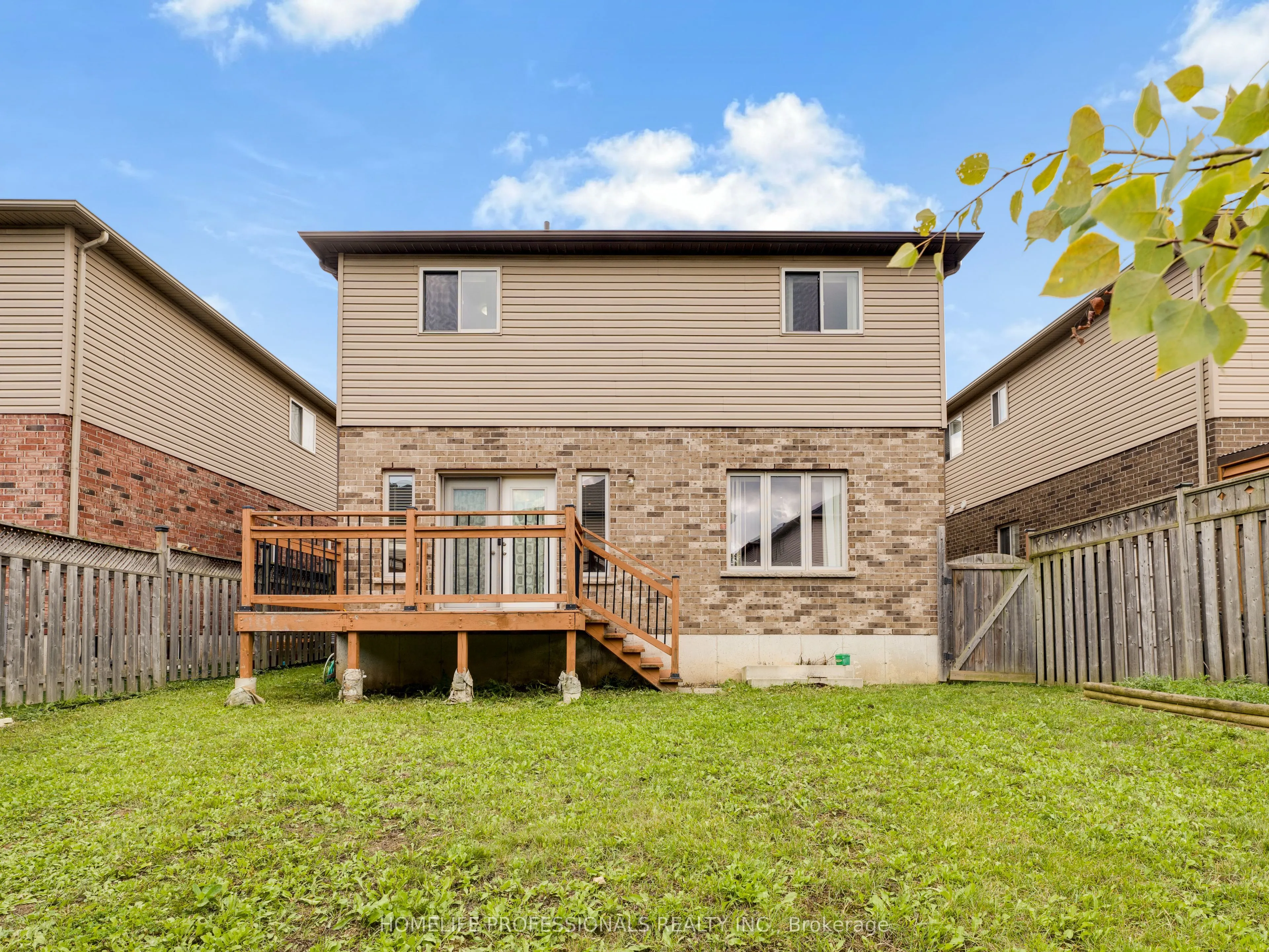 39 Ralfana Crescent