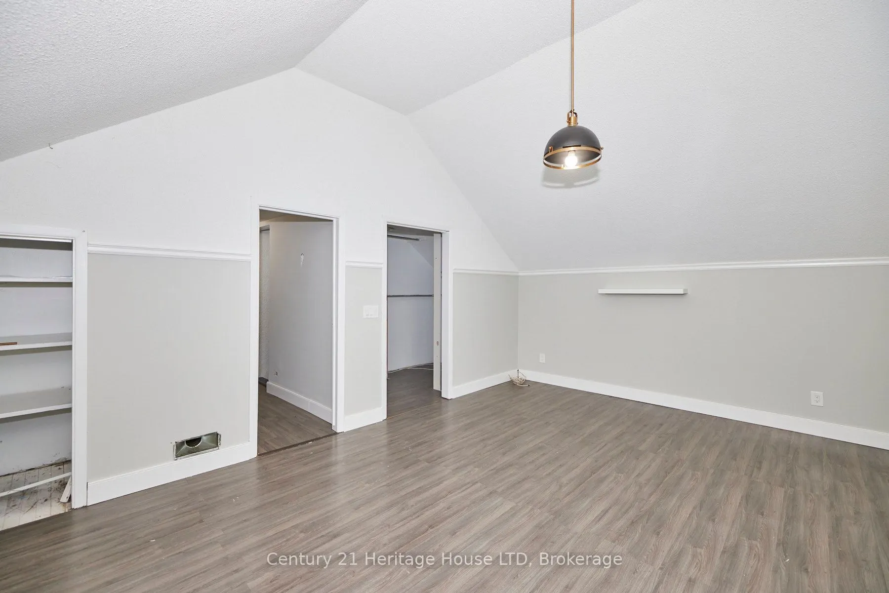 407 Welland Avenue