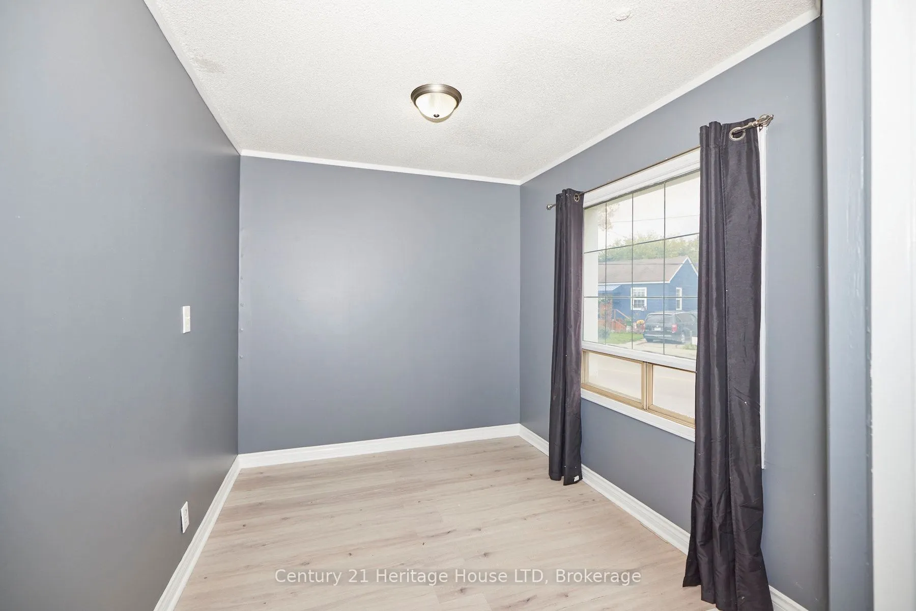 407 Welland Avenue