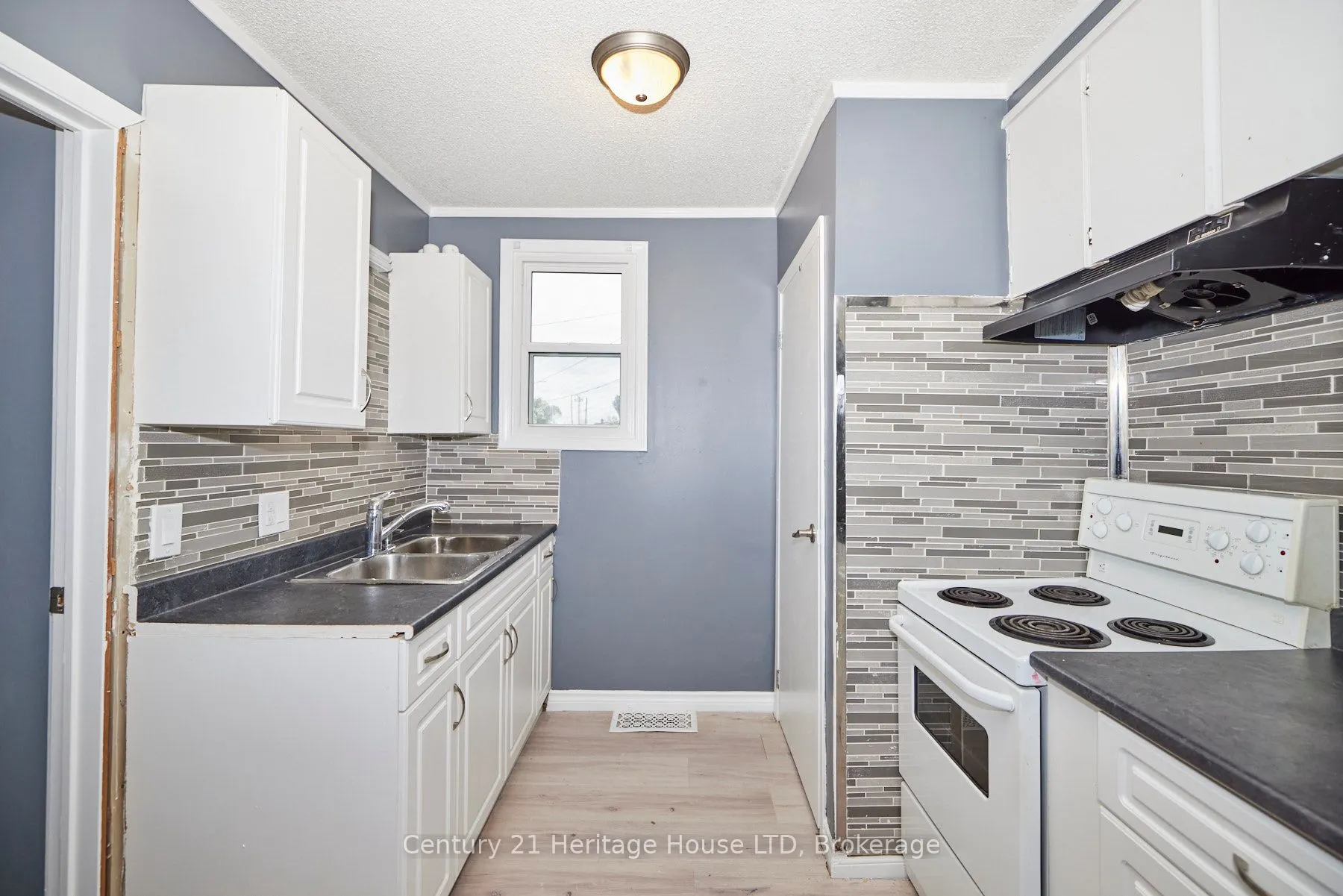 407 Welland Avenue