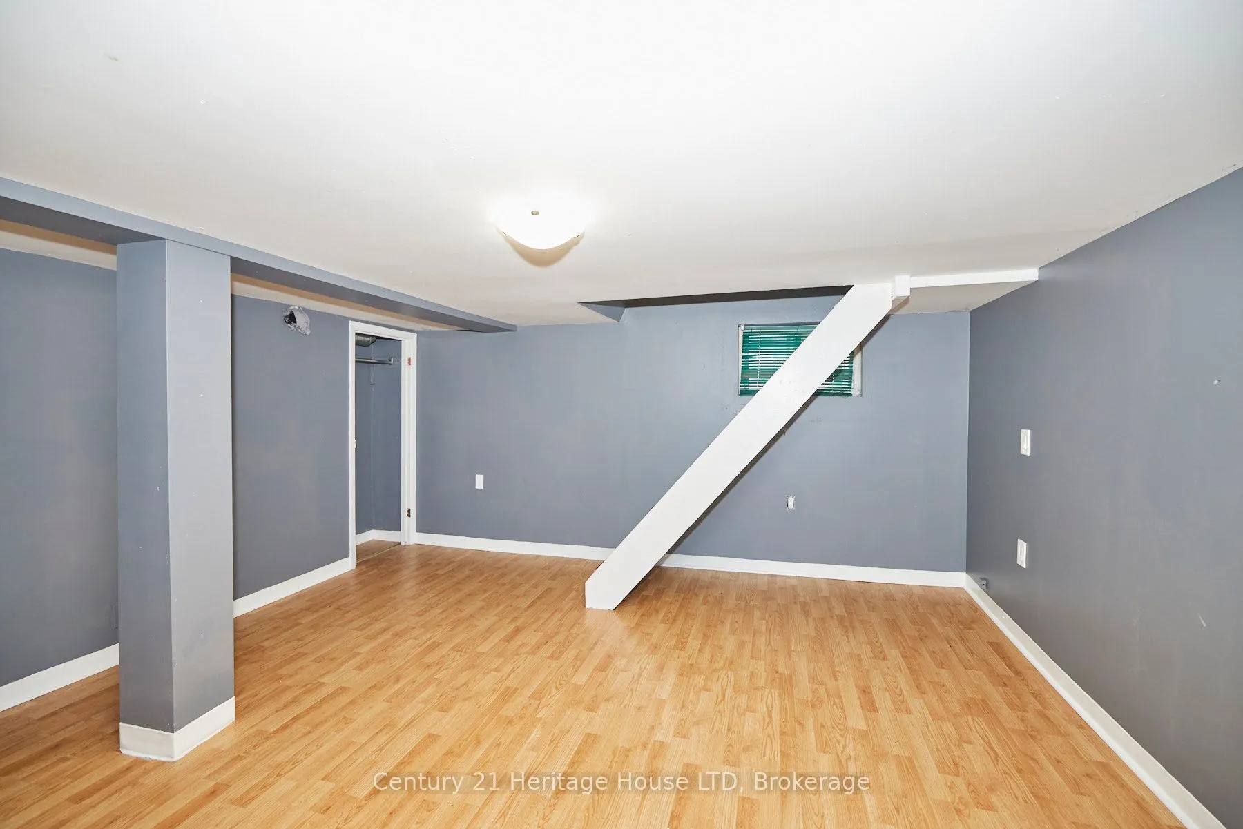 407 Welland Avenue