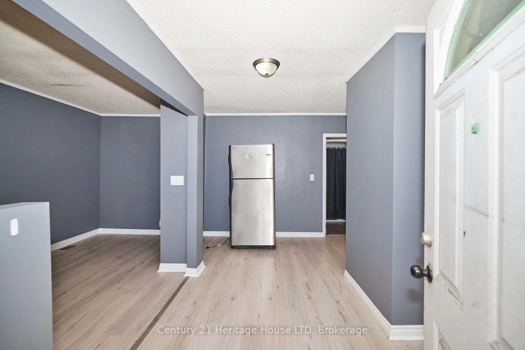 407 Welland Avenue