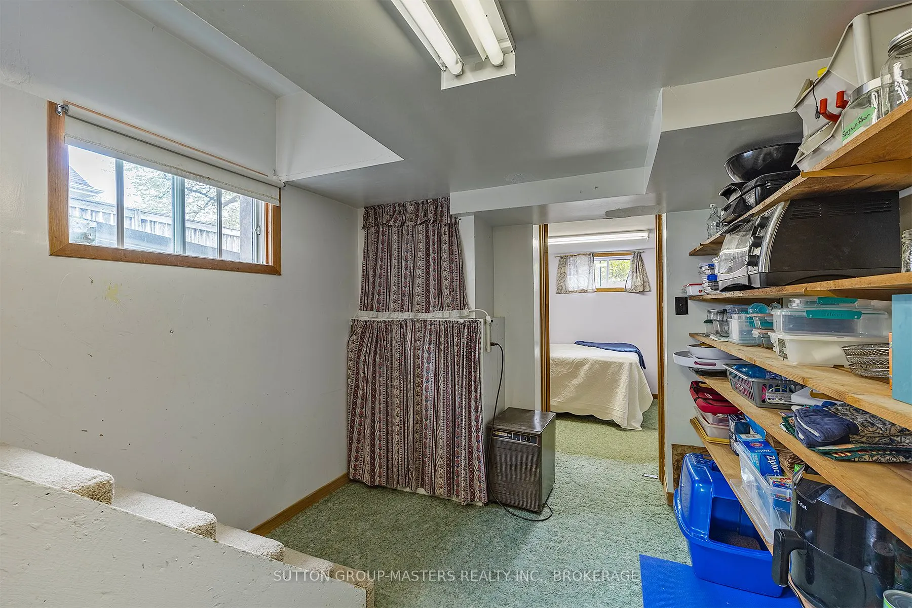 284 Helen Street