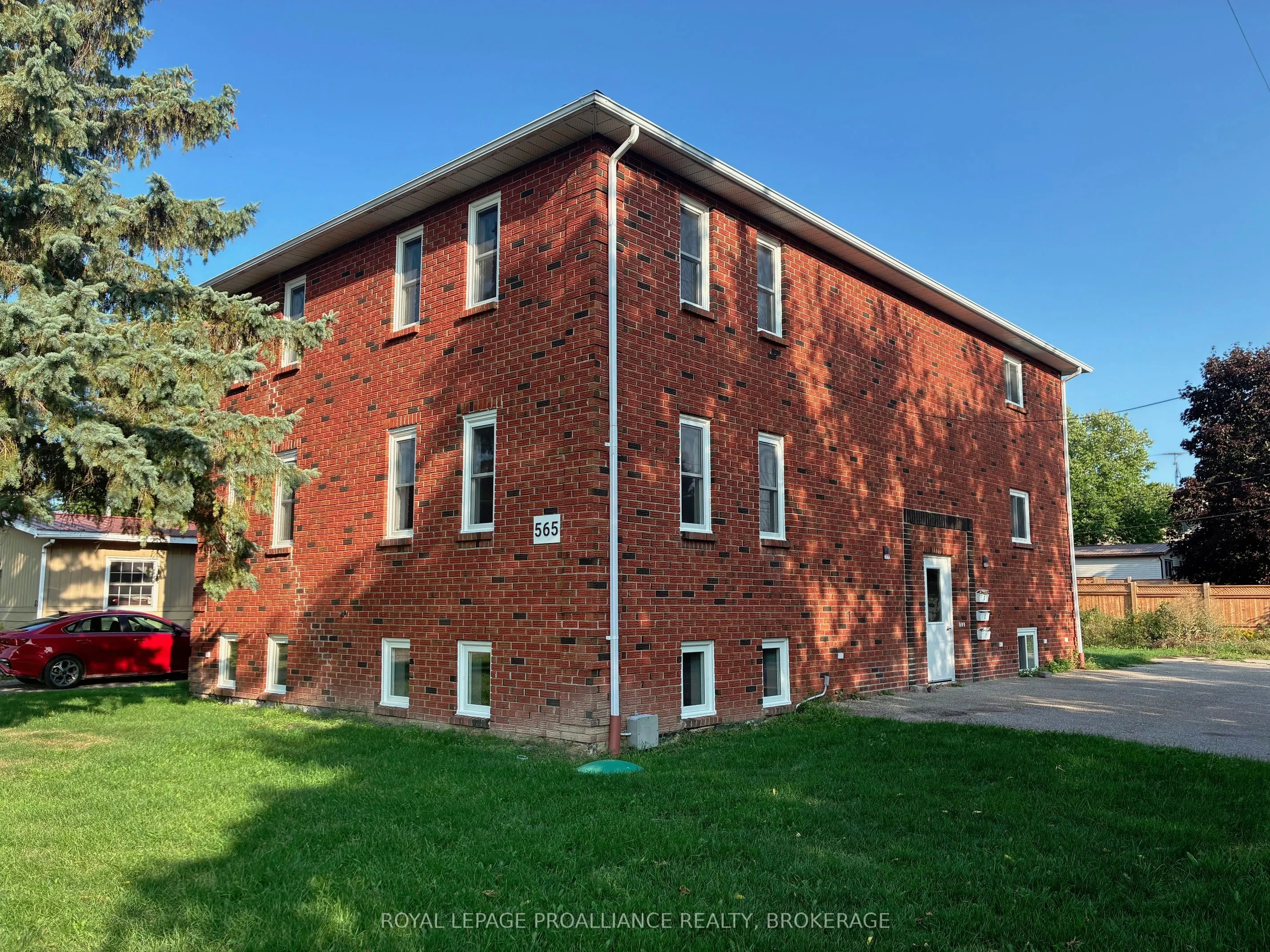 565 Emma Street