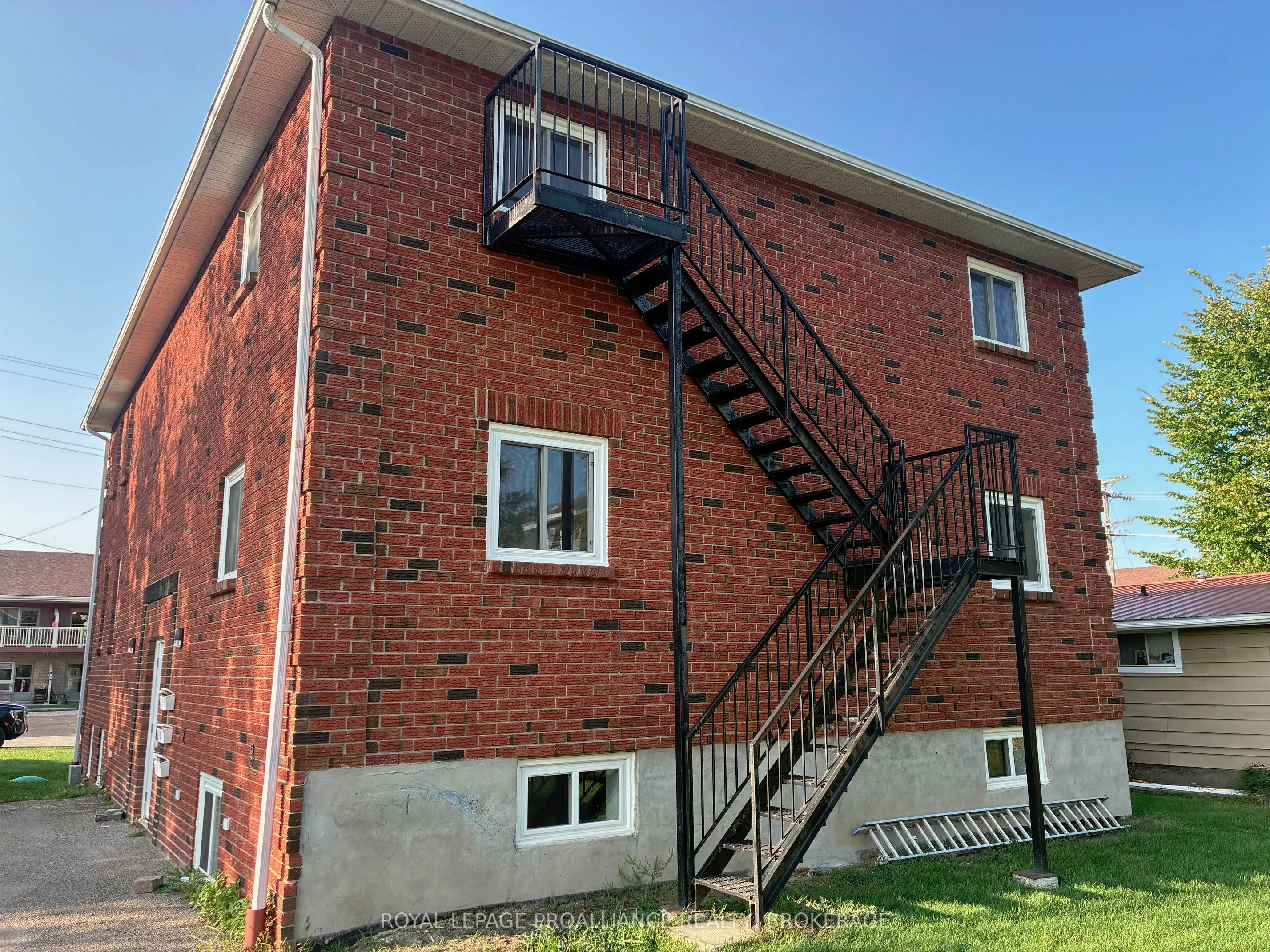 565 Emma Street