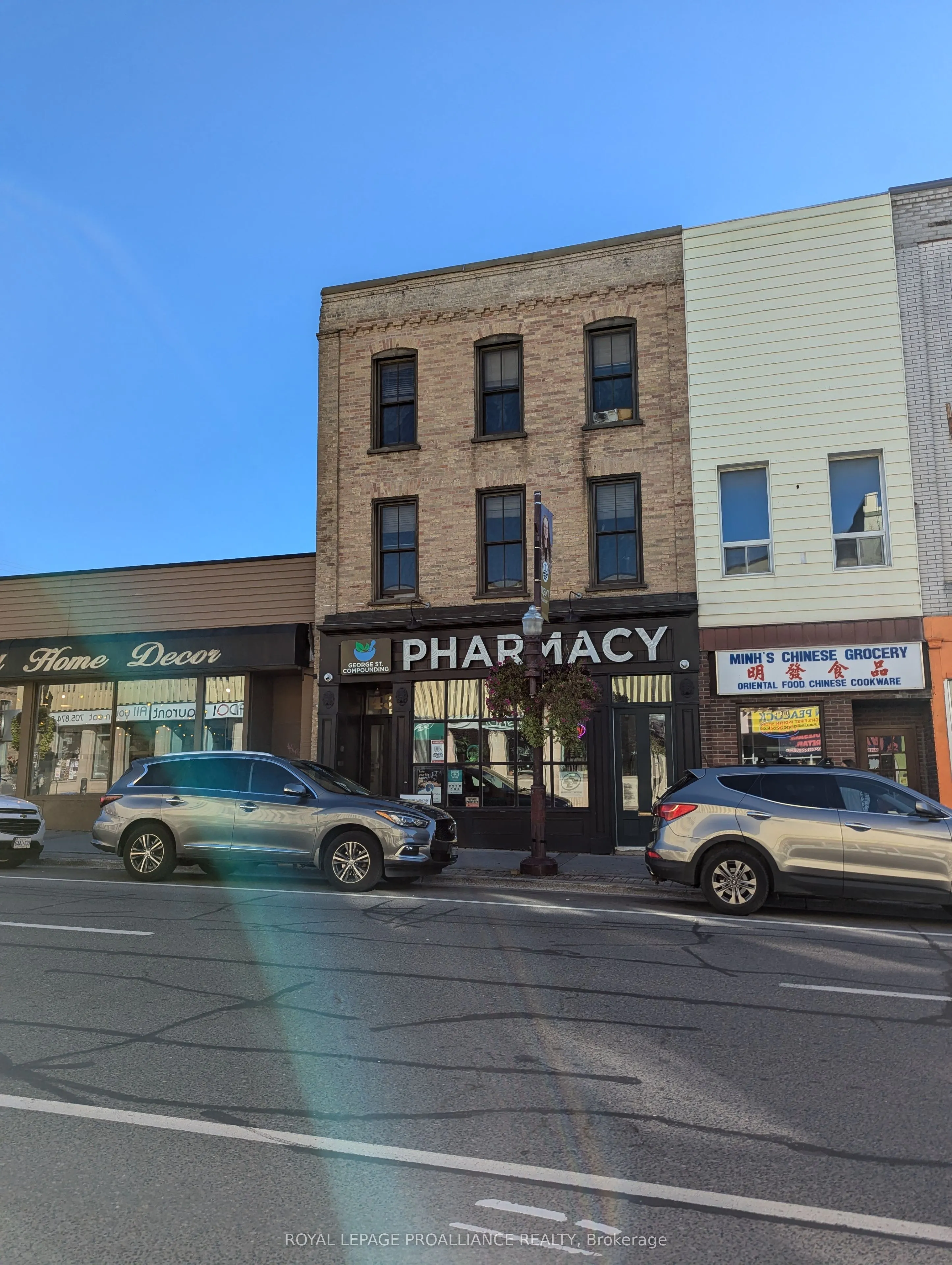 432 George Street N