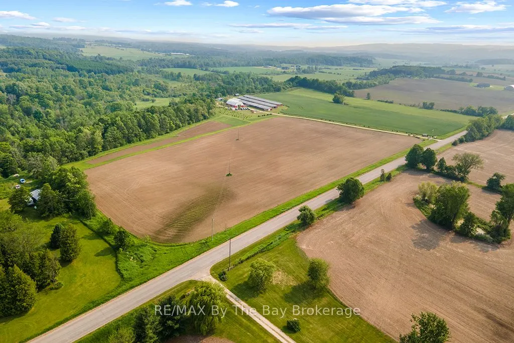 828482 Mulmur Nottawasaga Townline