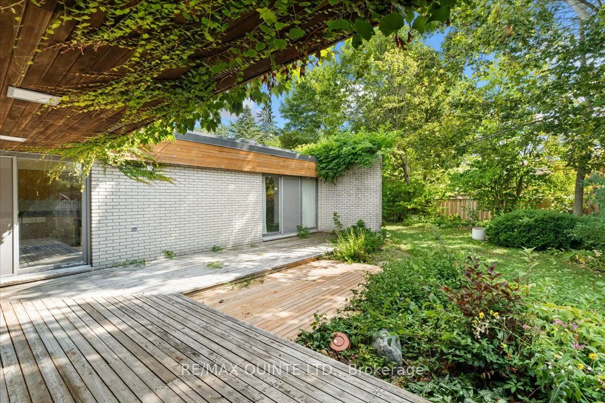529 VICTORIA Avenue