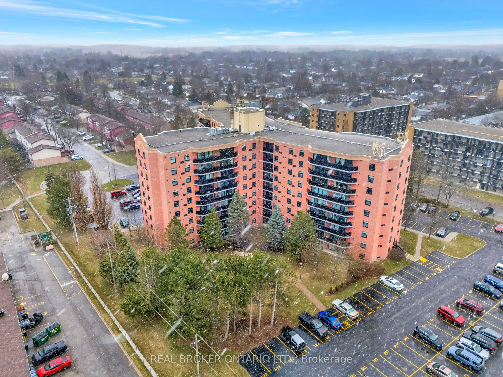 9 Bonheur Court, #902