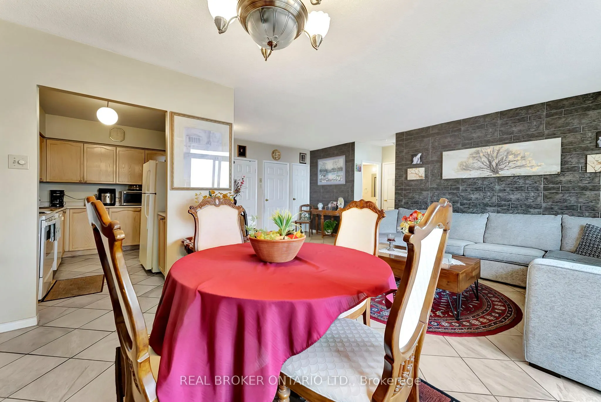 9 Bonheur Court, #902