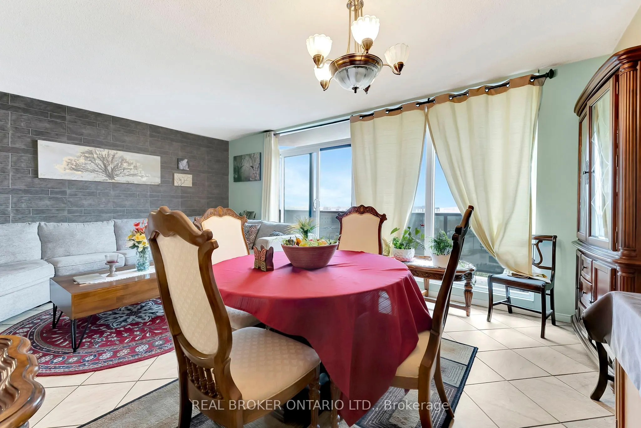 9 Bonheur Court, #902