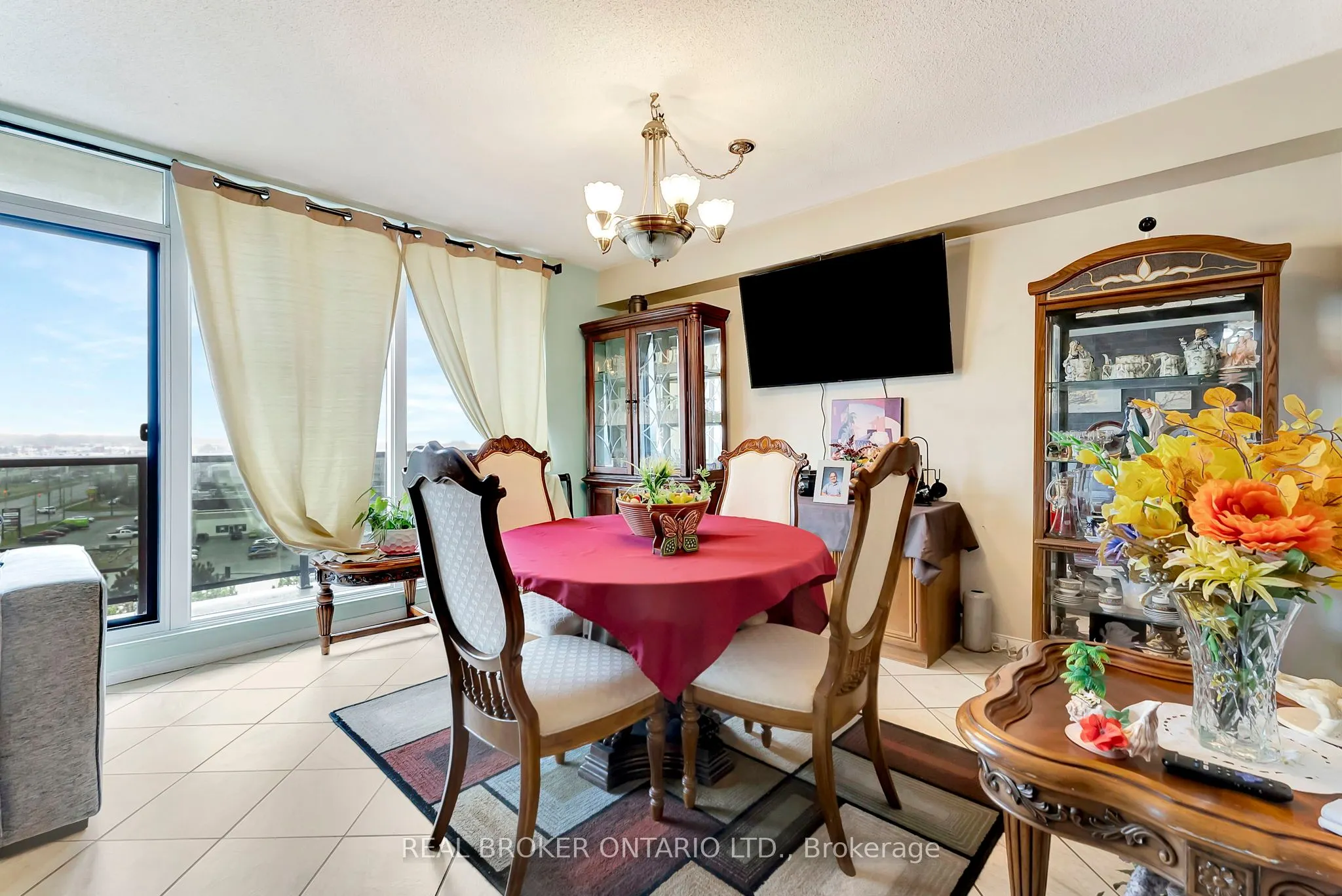 9 Bonheur Court, #902