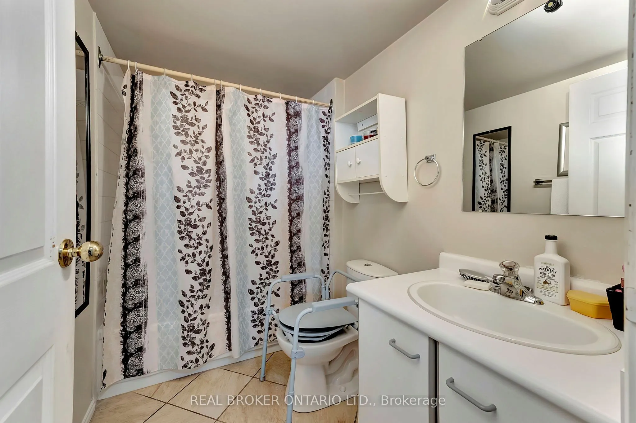 9 Bonheur Court, #902