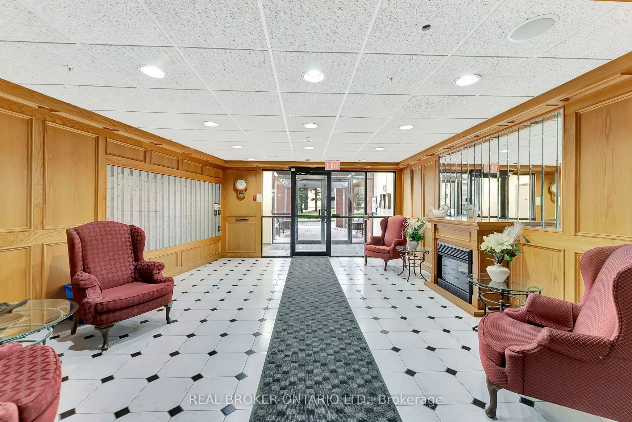9 Bonheur Court, #902