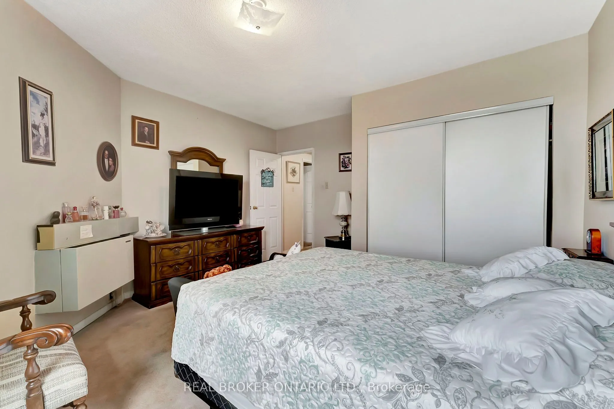 9 Bonheur Court, #902