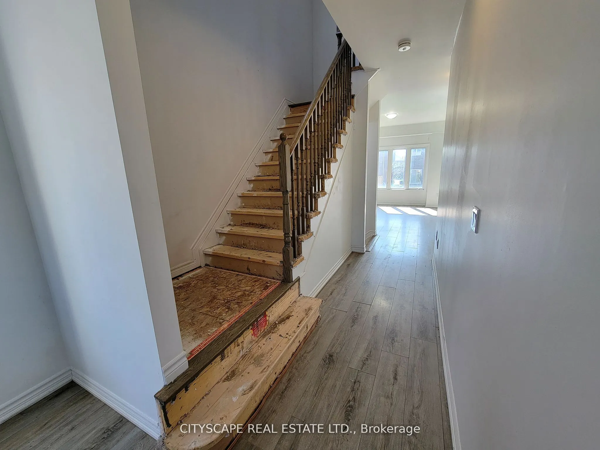 228 Ridley Crescent