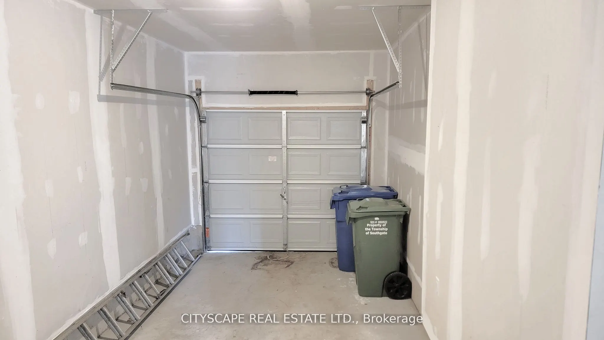 228 Ridley Crescent